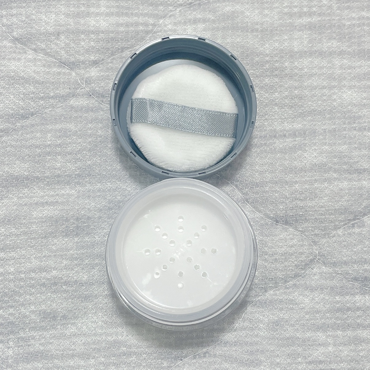 フィニッシングパウダー マット/チャコット・コスメティクス/ルースパウダーを使ったクチコミ（3枚目）