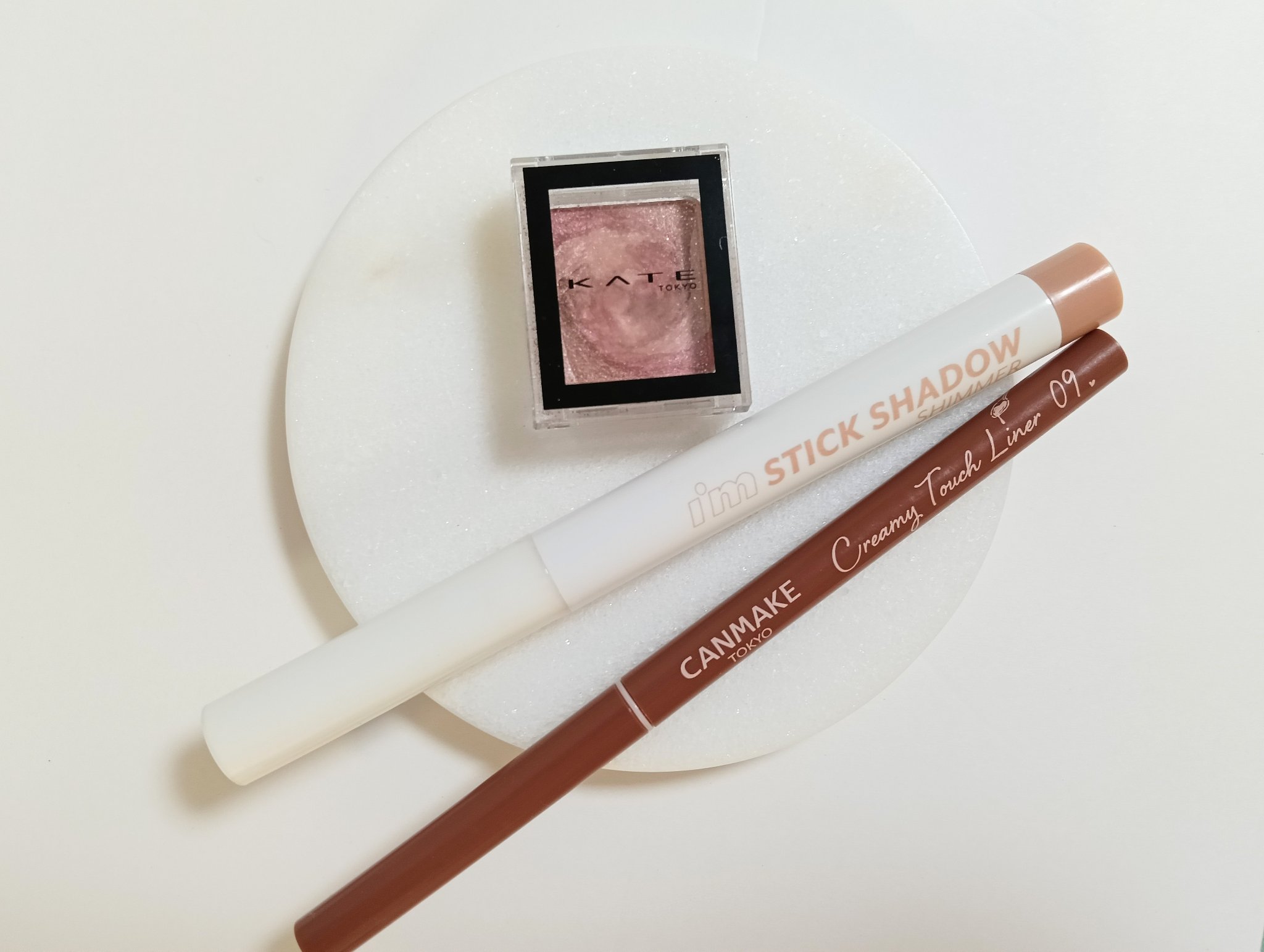 ザ アイカラー(マーブルインク)/KATE/単色アイシャドウを使ったクチコミ（1枚目）