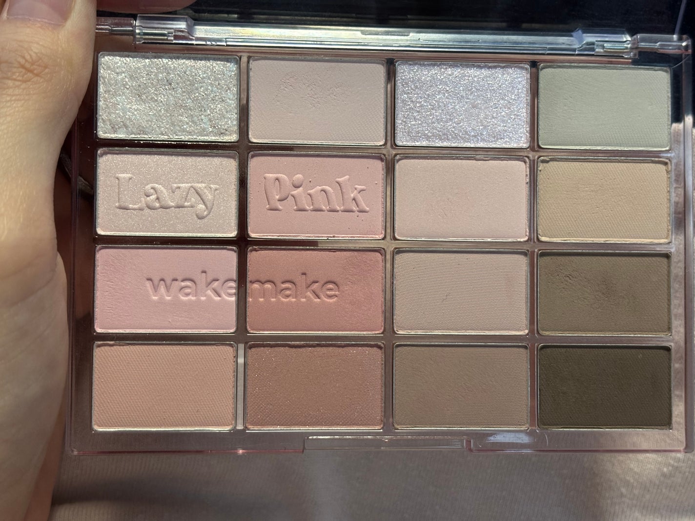ソフトブラーリングアイパレット/wakemake/アイシャドウパレットを使ったクチコミ(2枚目)