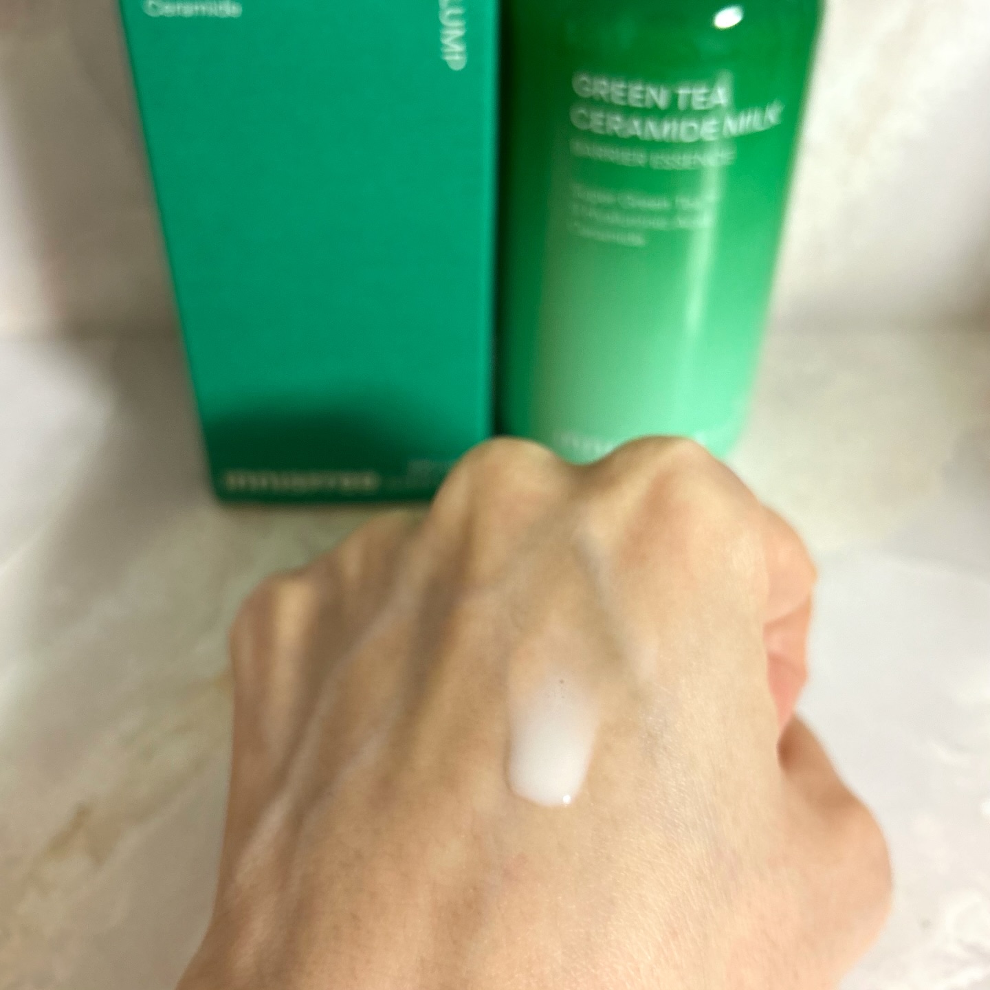 グリーンティー セラミド ミルク エッセンストナー/innisfree/化粧水を使ったクチコミ（3枚目）