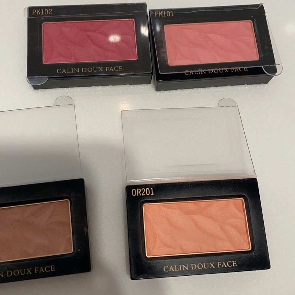 カランドゥ フェイス/Elégance/パウダーチークを使ったクチコミ（3枚目）