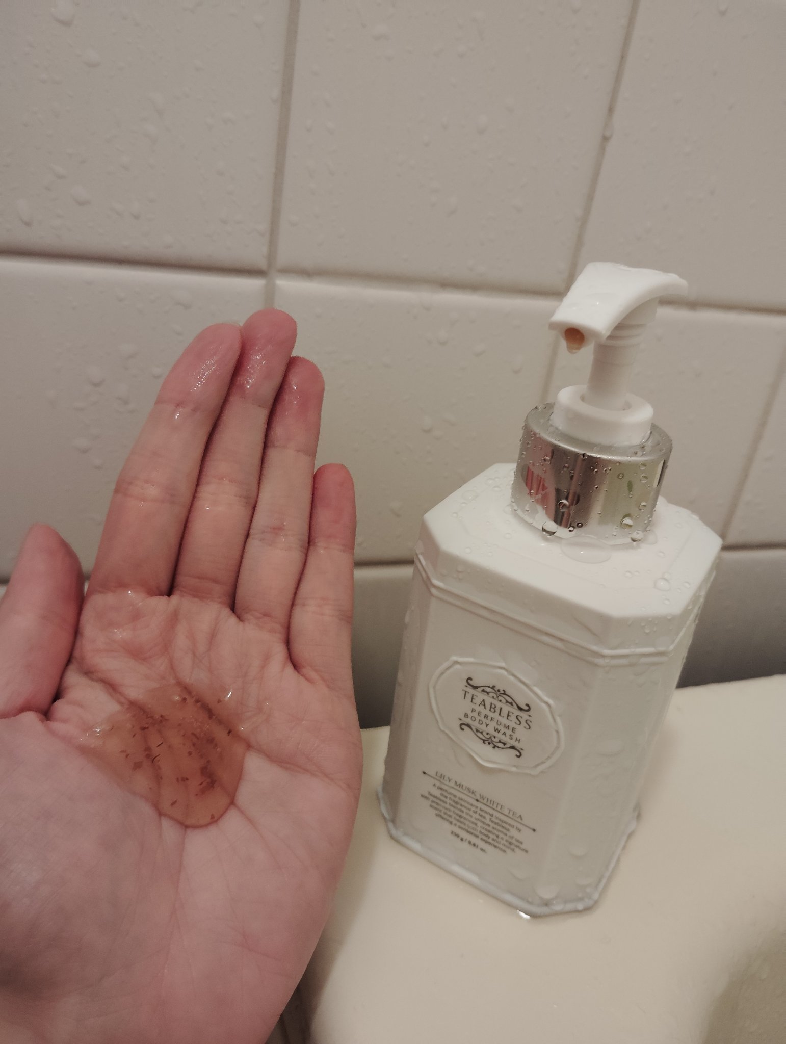 パフュームボディウォッシュ リリームスクホワイトティー/TEABLESS/ボディソープを使ったクチコミ（2枚目）