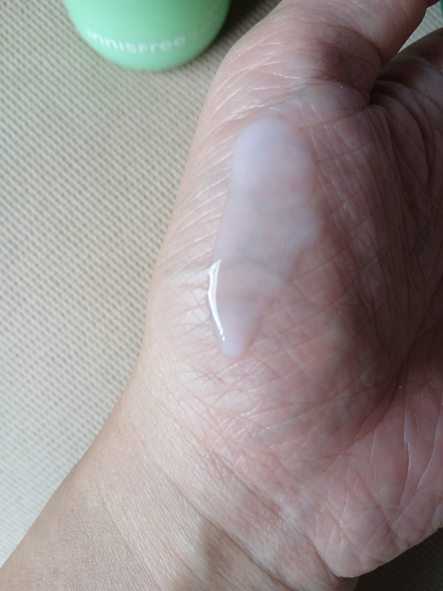 グリーンティー セラミド ミルク エッセンストナー/innisfree/化粧水を使ったクチコミ（3枚目）