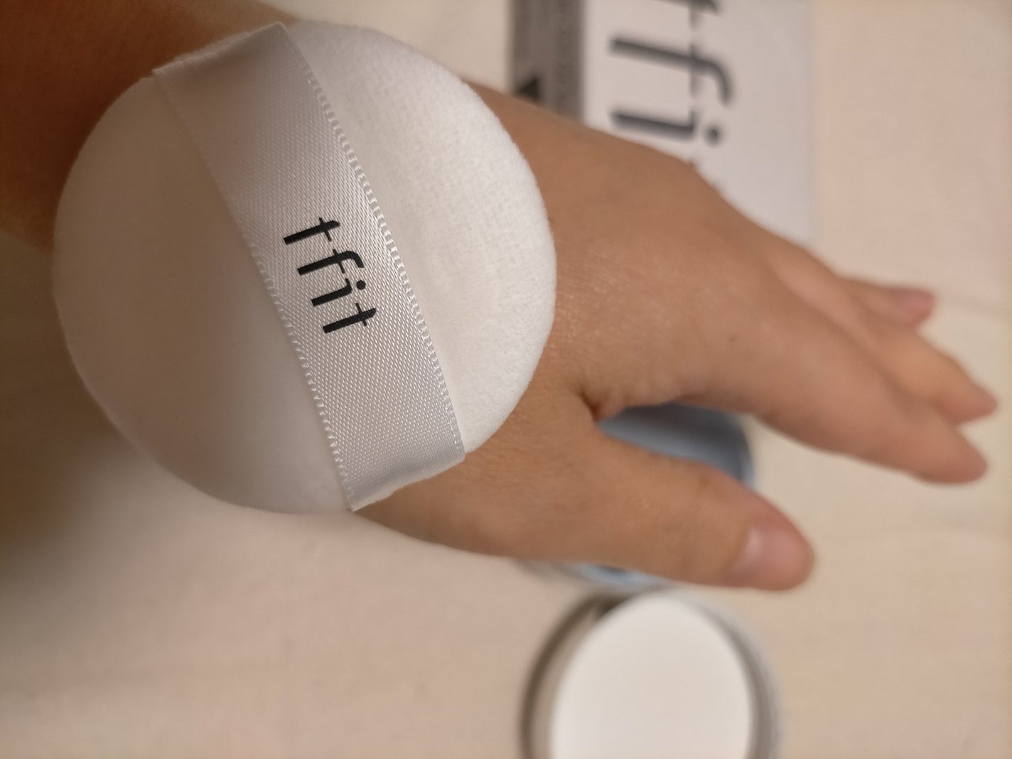 トランスルーセントセットエッセンシャルパウダー/TFIT/ルースパウダーを使ったクチコミ(4枚目)