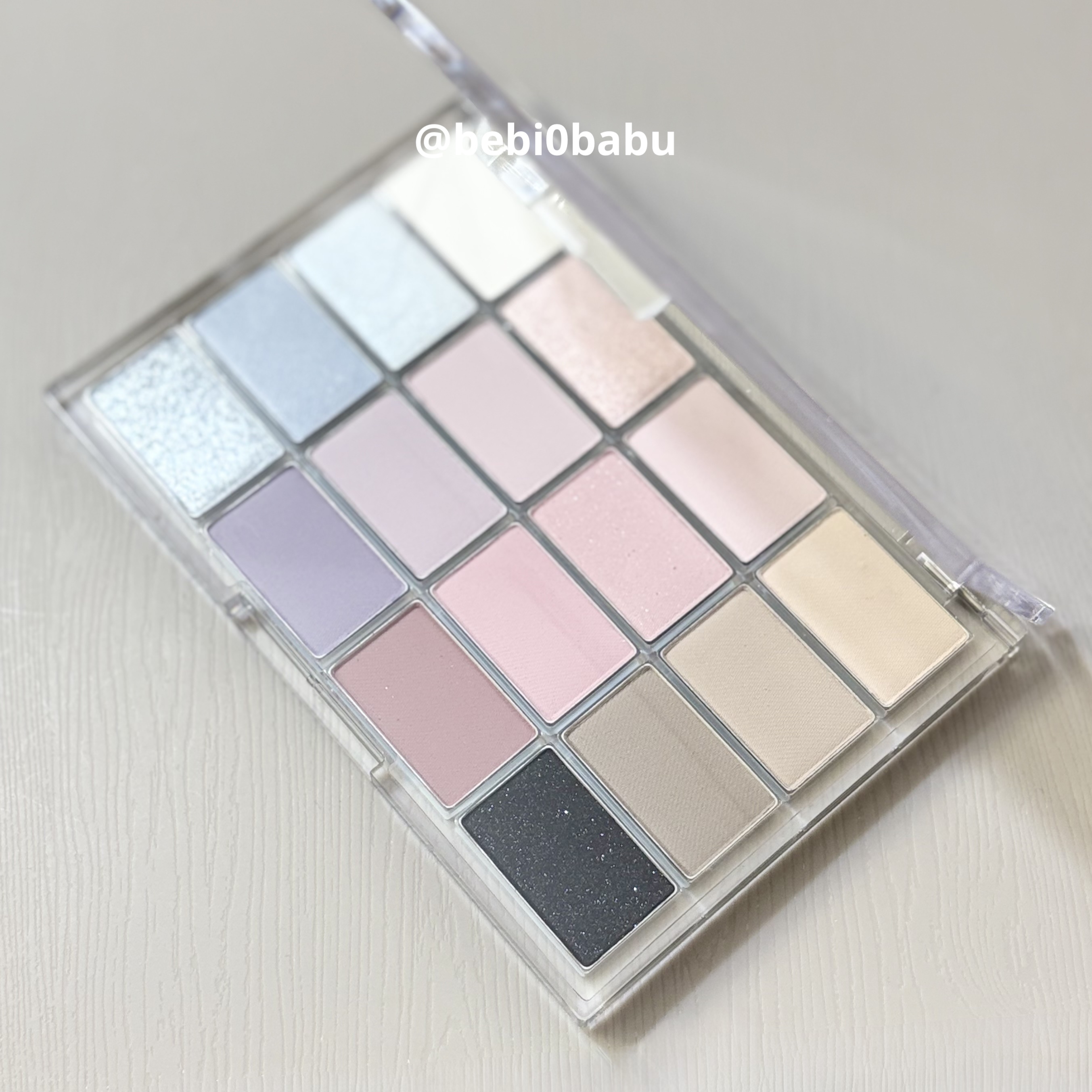 ソフトブラーリングアイパレット/wakemake/アイシャドウパレットを使ったクチコミ（2枚目）