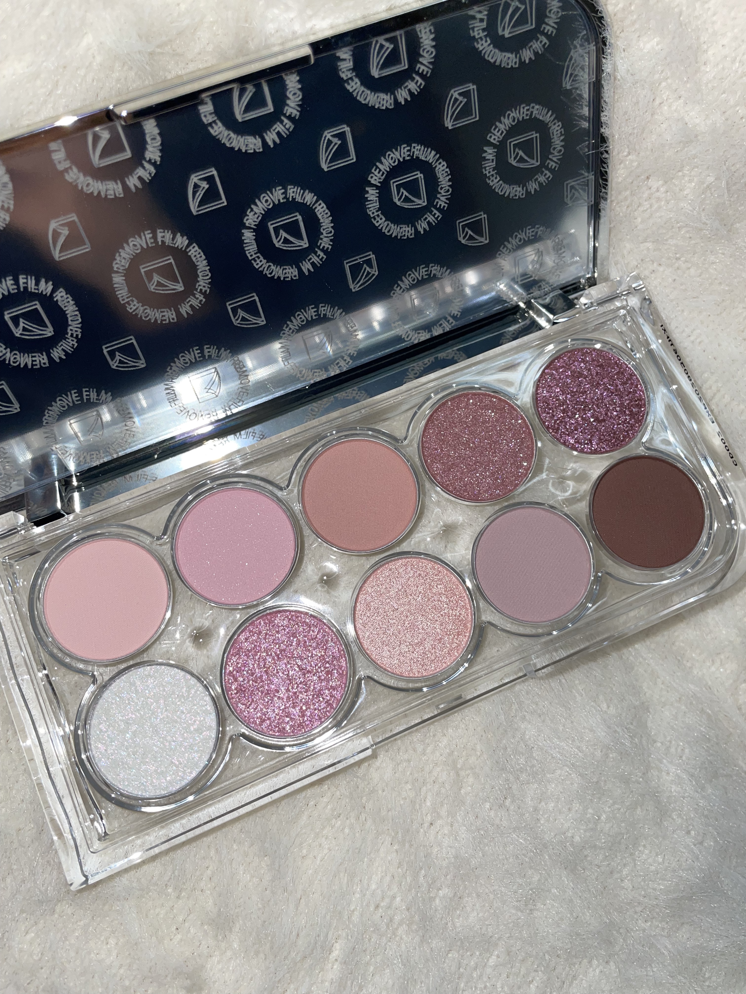 ルミル ライトオンアイズシャドウパレットのクチコミ「反則級の可愛さ💕💕🥺
恋されピンクパレット


Lummir ライトオンアイズシャドウパレット.....」（2枚目）