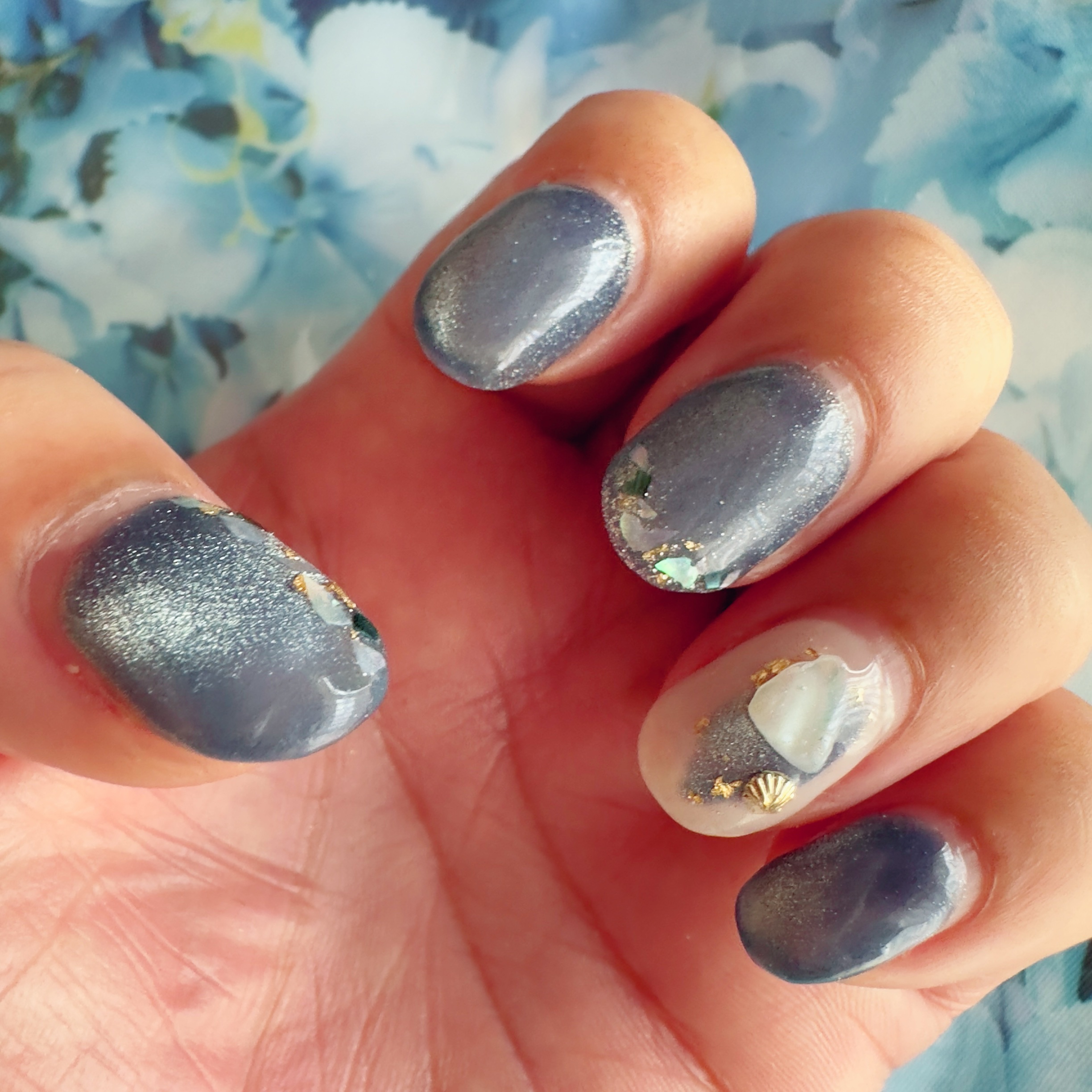 8月のネイル💅

深みのあるブルーで💙

夏の夜の海をイメージ🌊

#ネイル　#ジェルネイル　#夏ネイル