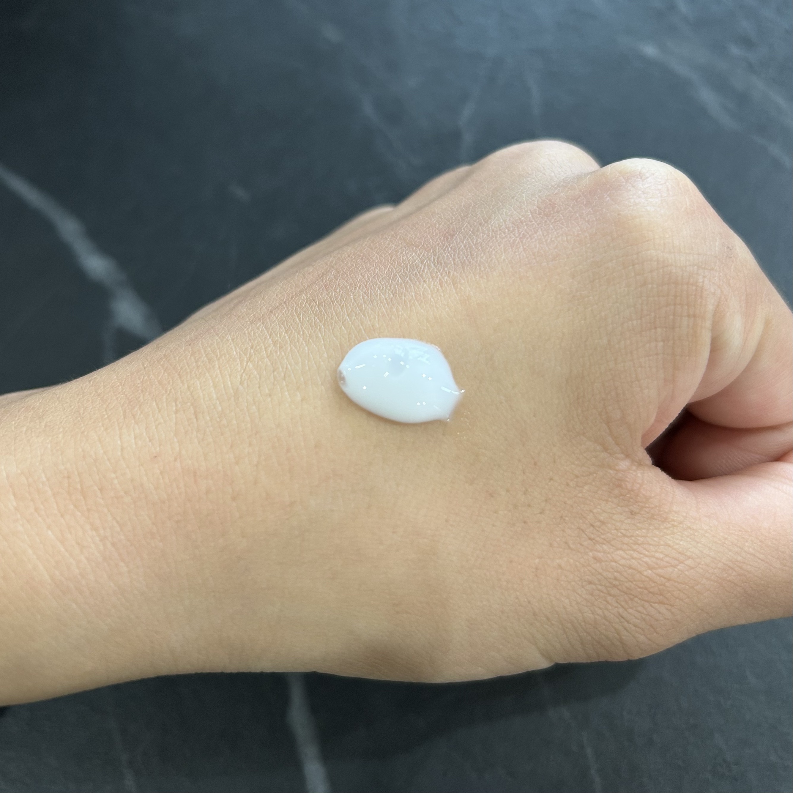 ミノン アミノモイスト ブライトニング モイストエッセンス/ミノン/美容液を使ったクチコミ（2枚目）