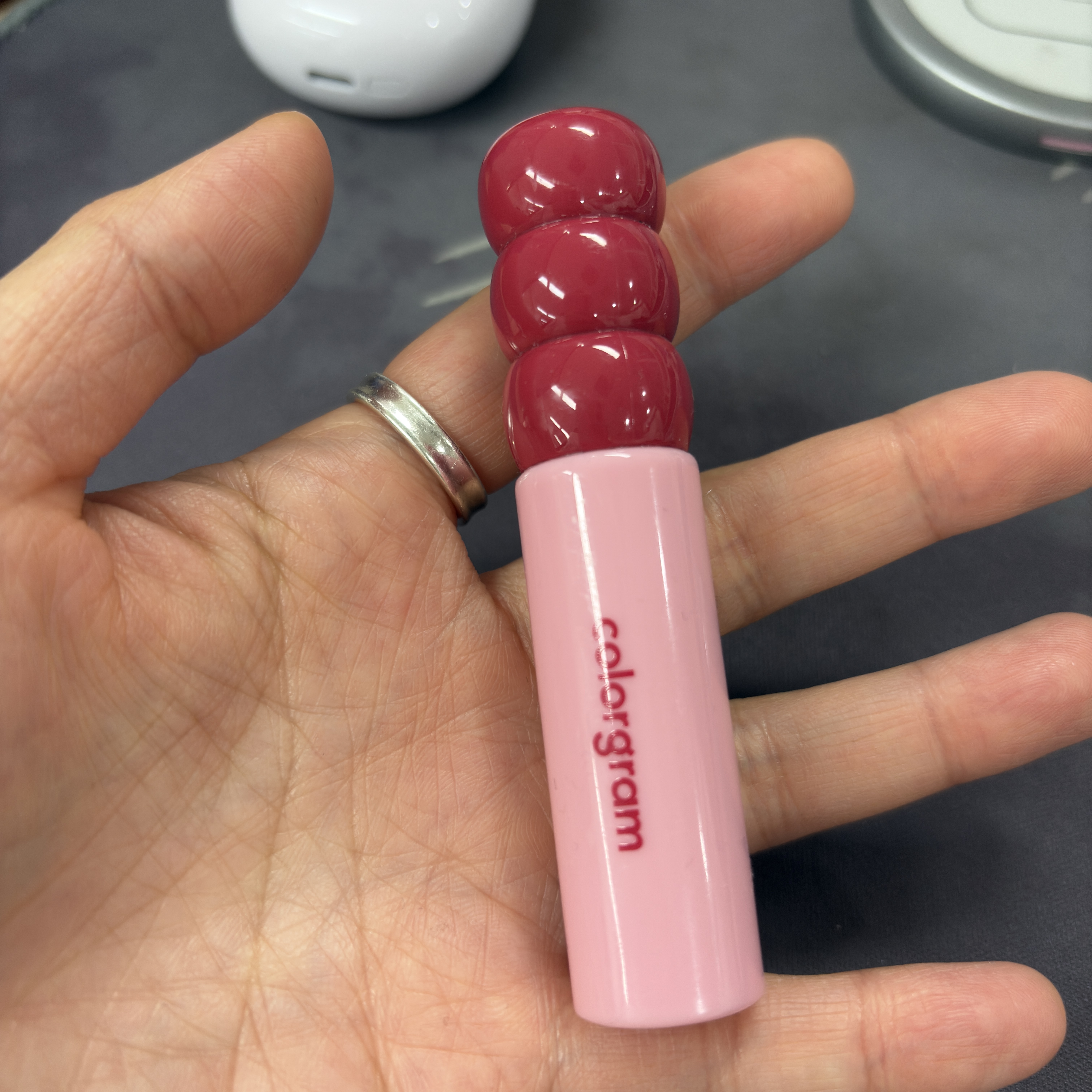 タンフルグラスティント 04.ADORABLE BERRY/Colorgram/リップティントを使ったクチコミ（1枚目）