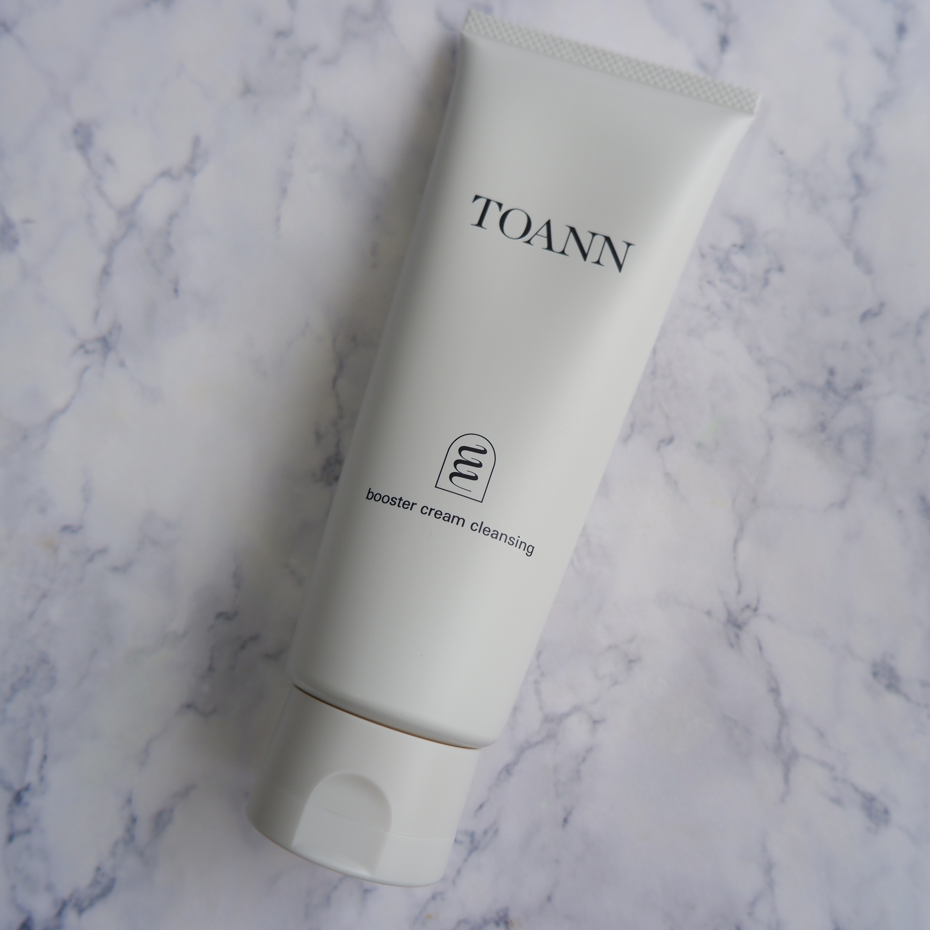 TOANN TOANN ブースタークリームクレンジングのクチコミ「使うほどに透明感あるれる素肌に導く高機能クリームクレンジングです。
美容成分を90%も配合。
.....」（1枚目）