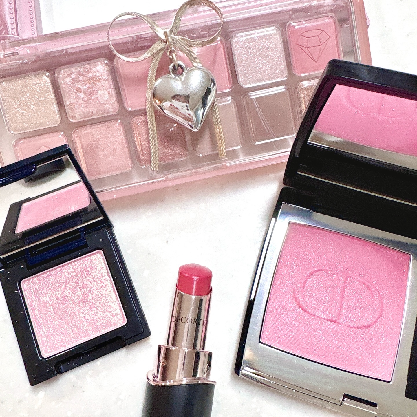 ラズル アイカラー 69 Happy thinking/エレガンス ラズル /単色アイシャドウを使ったクチコミ（1枚目）