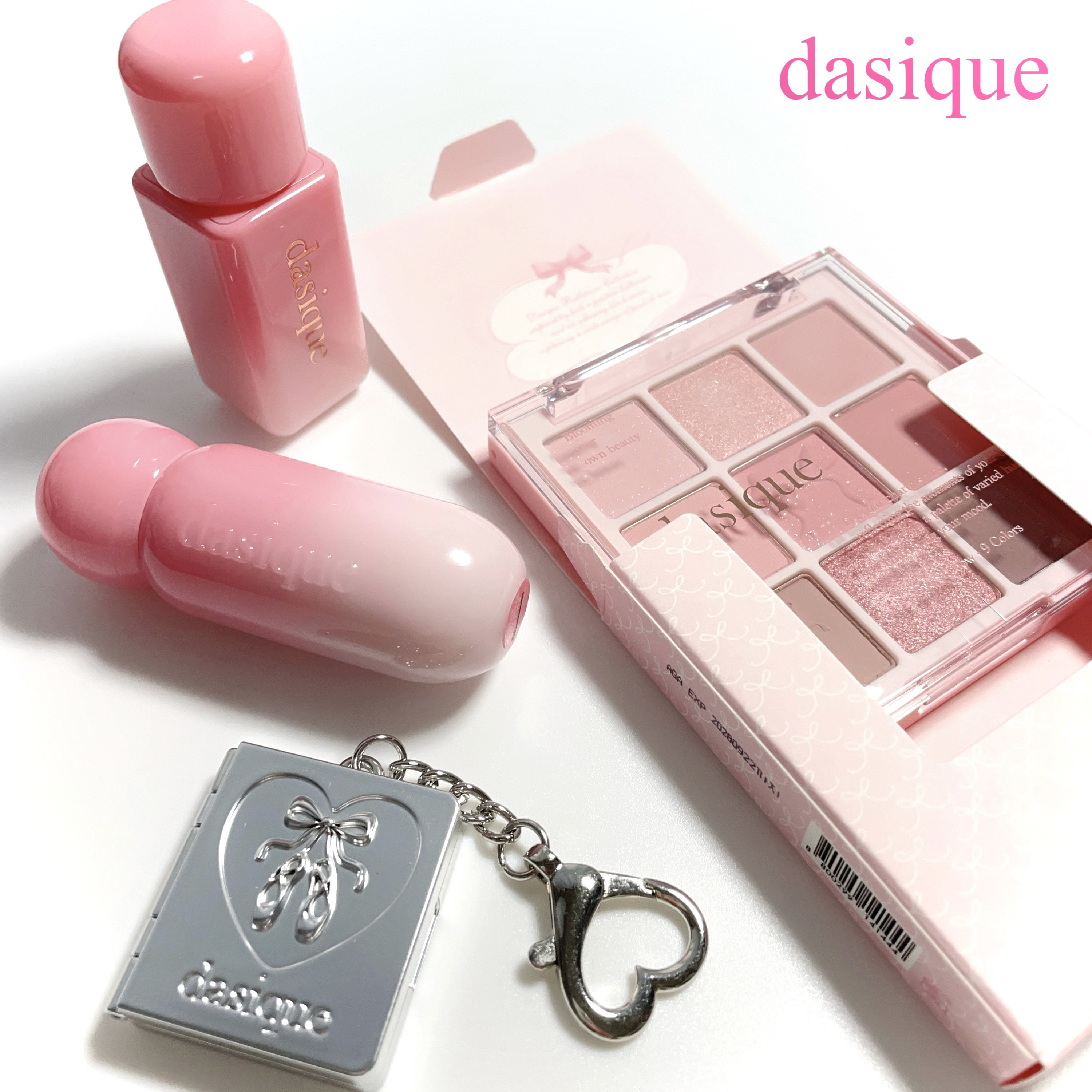 ‪イエベに似合うdasique新作バレエコア🌼*･
────────────

✿.dasique

シャドウパレット
35 Love Angel

ジューシーデューイグロウティント
17 Sugar Angel

シルキーベールブラッシ