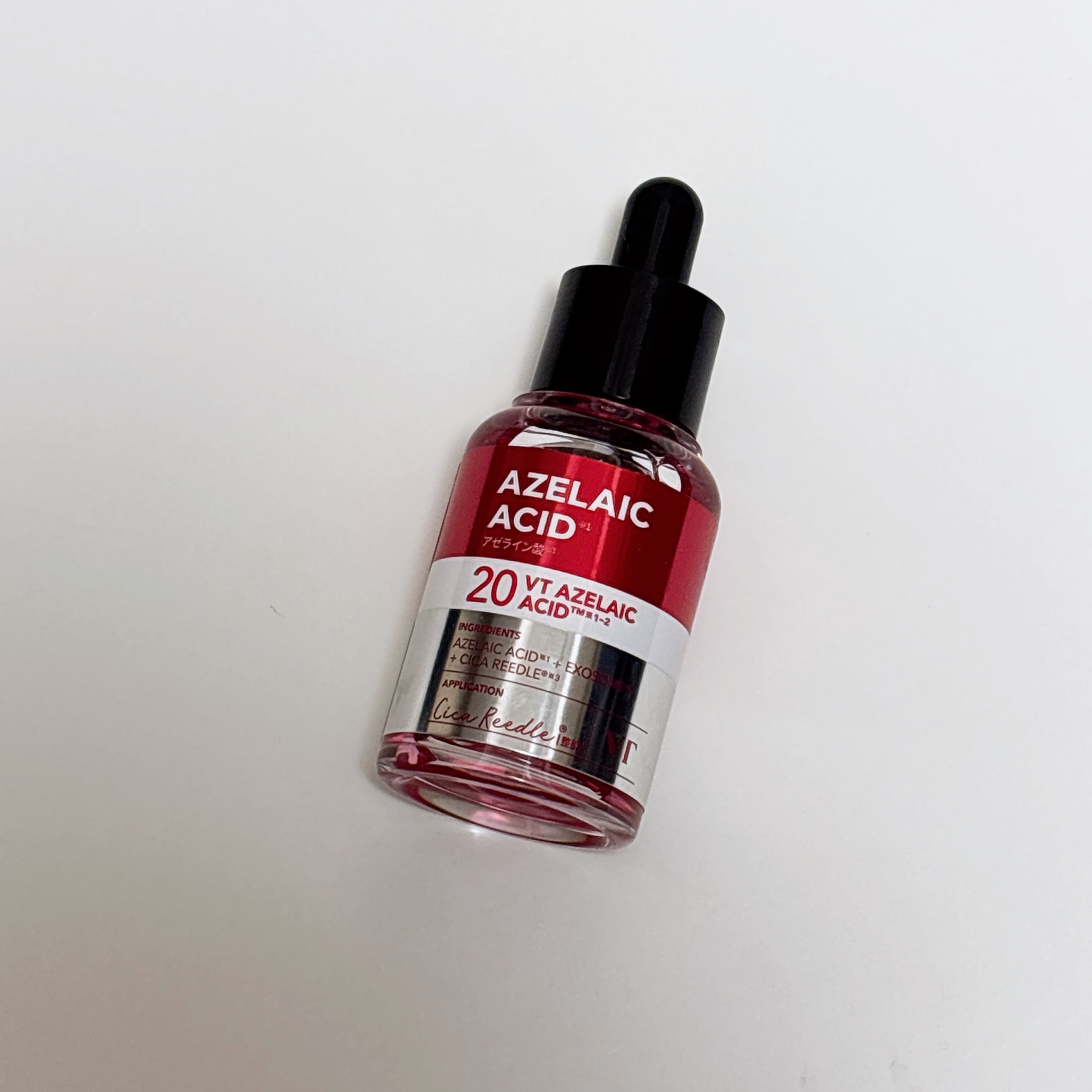 안녕하세요~ 엠입니다!!
こんにちは！えむです☺︎

今回はVTのリードルS AZ ケアセラムのレビューです。

9月のメガ割でお得なセットがあったので、釣られて購入しました笑

アゼライン酸は毛穴やニキビにアプローチできると聞いていて、