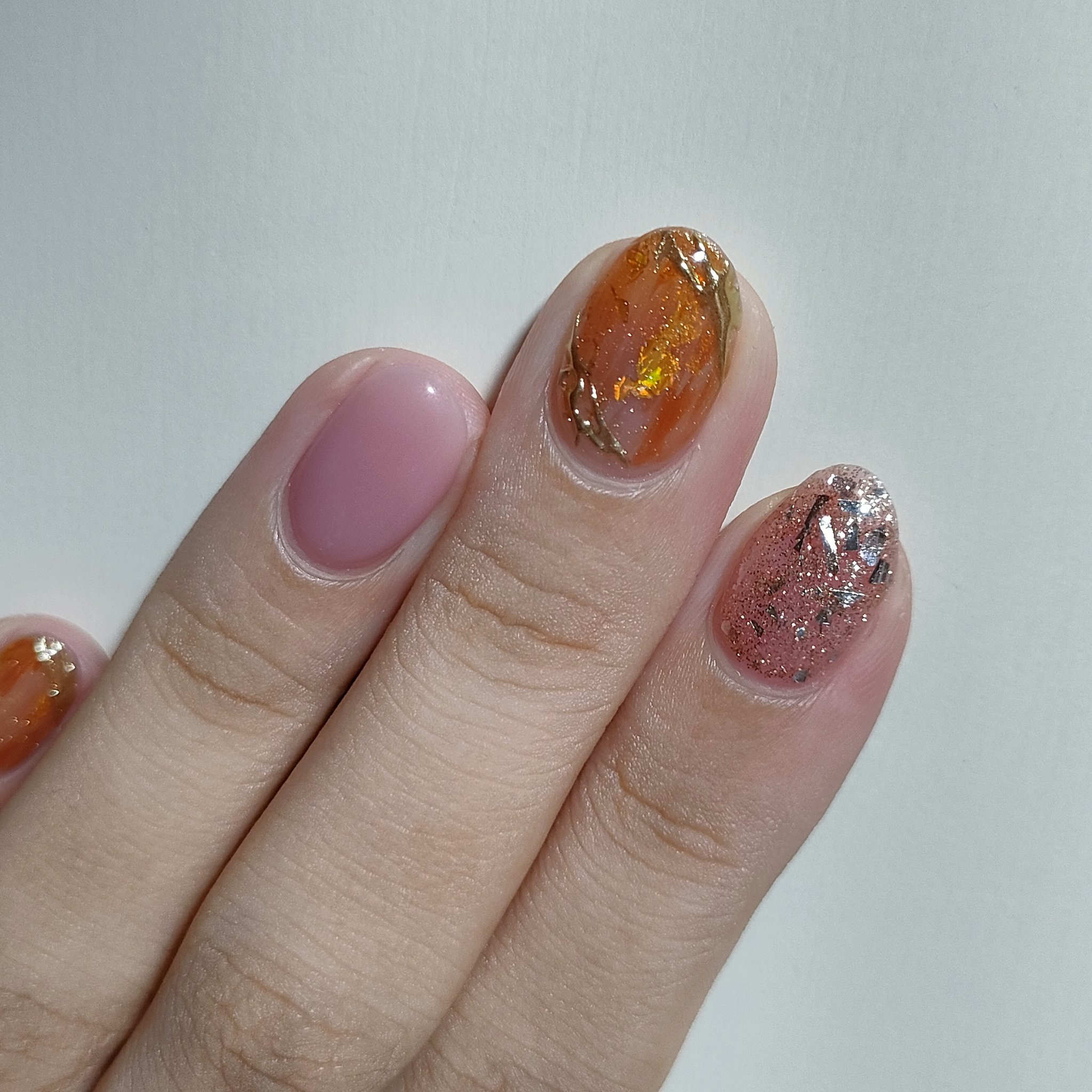 肌なじみいいピンクとミラー🪞🩷

 #秋の先取りコスメ  #大人のモカネイル図鑑 