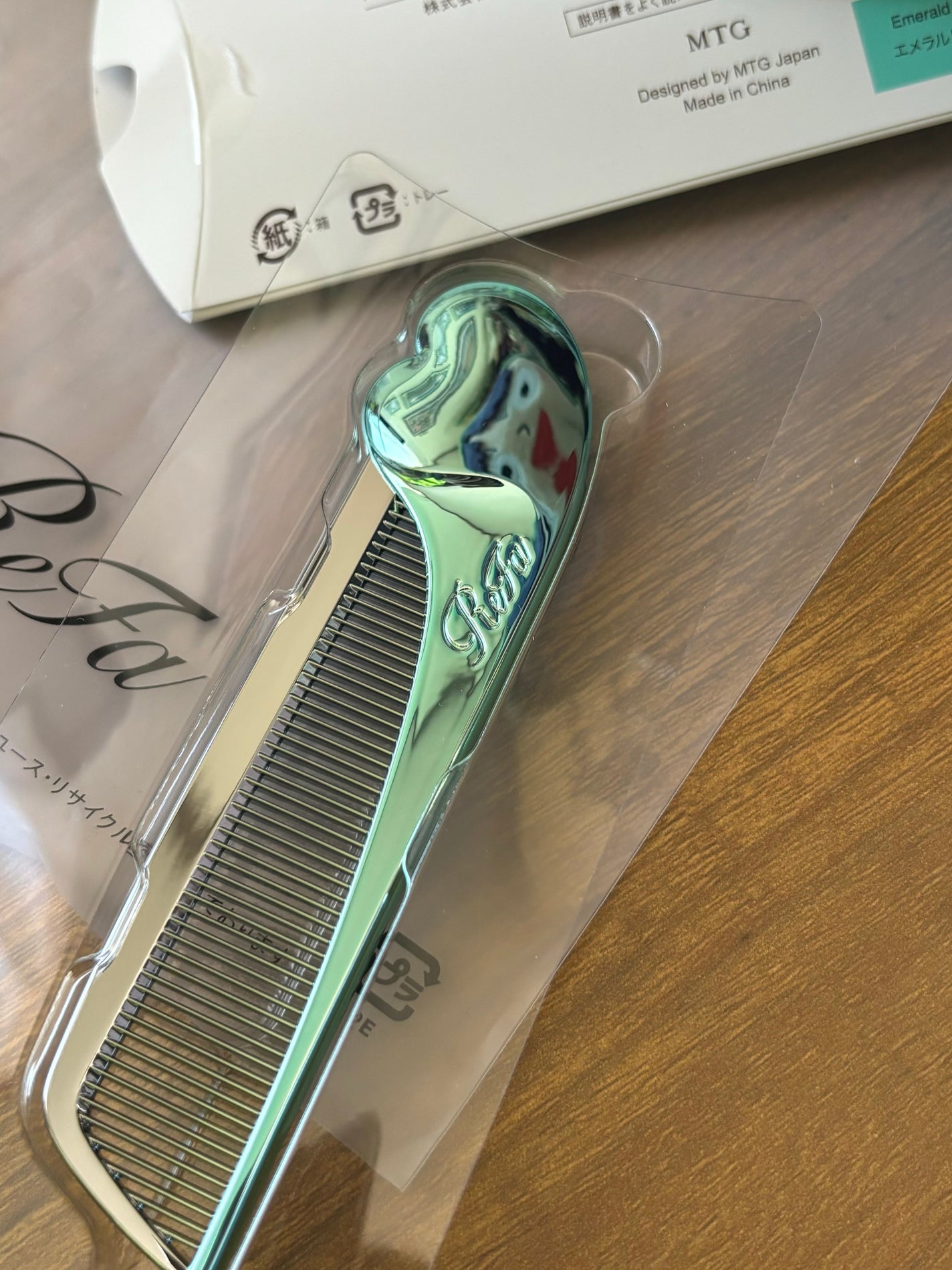 リファハートコーム アイラ/ReFa/ヘアコームを使ったクチコミ(1枚目)