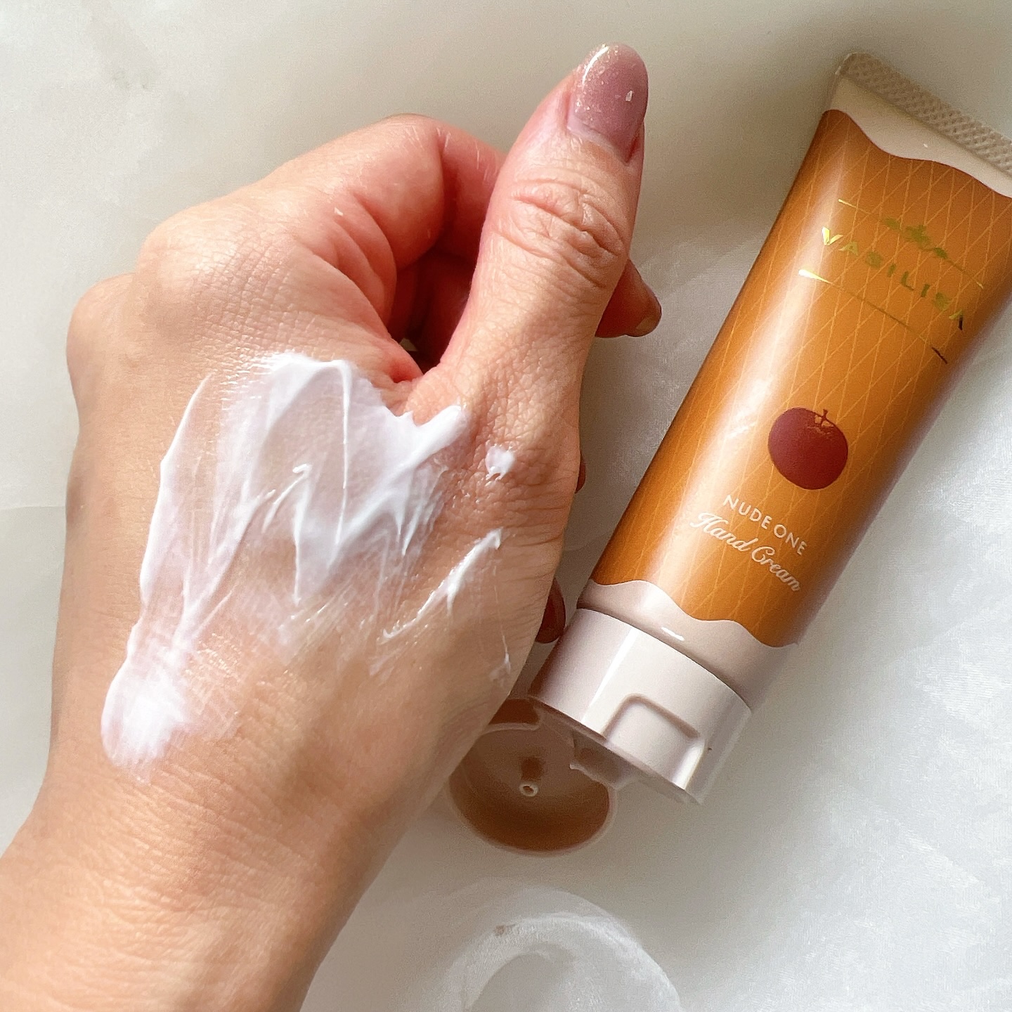 ヴァシリーサ ヌード ワン フレグランス ティント ハンドクリーム/ヴァシリーサ/ハンドクリームを使ったクチコミ（3枚目）