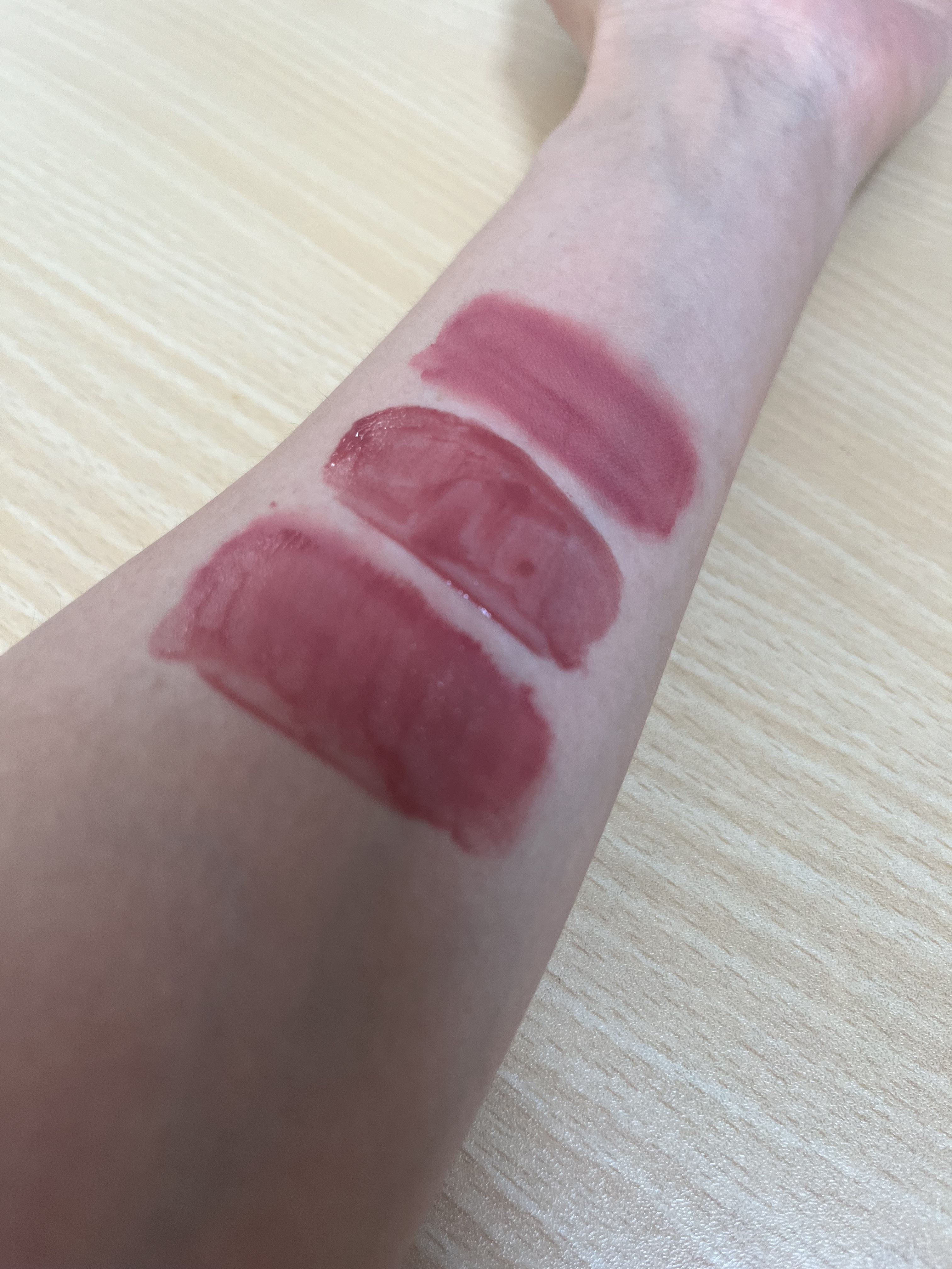 ジューシーラスティングティント 25 ベアグレープ（INAPSQUAREコラボ）/rom&nd/リップティントを使ったクチコミ（2枚目）