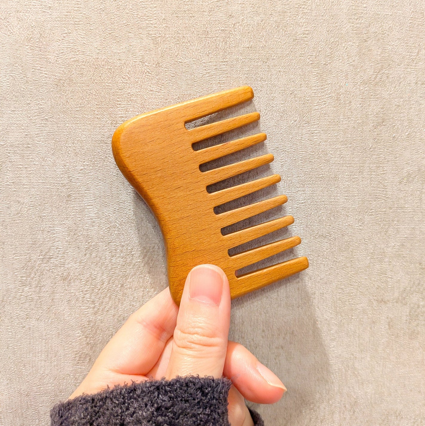 頭皮のマッサージもできるブナ材ヘアコーム/無印良品/その他を使ったクチコミ(2枚目)
