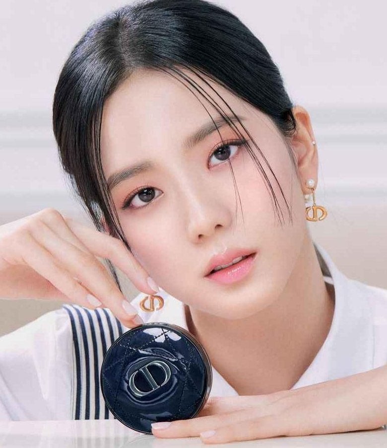 Lisa on LIPS 「#秋の先取りコスメ#秋の先取りコスメ#秋の先取りコスメ#秋の先..」(1枚目)