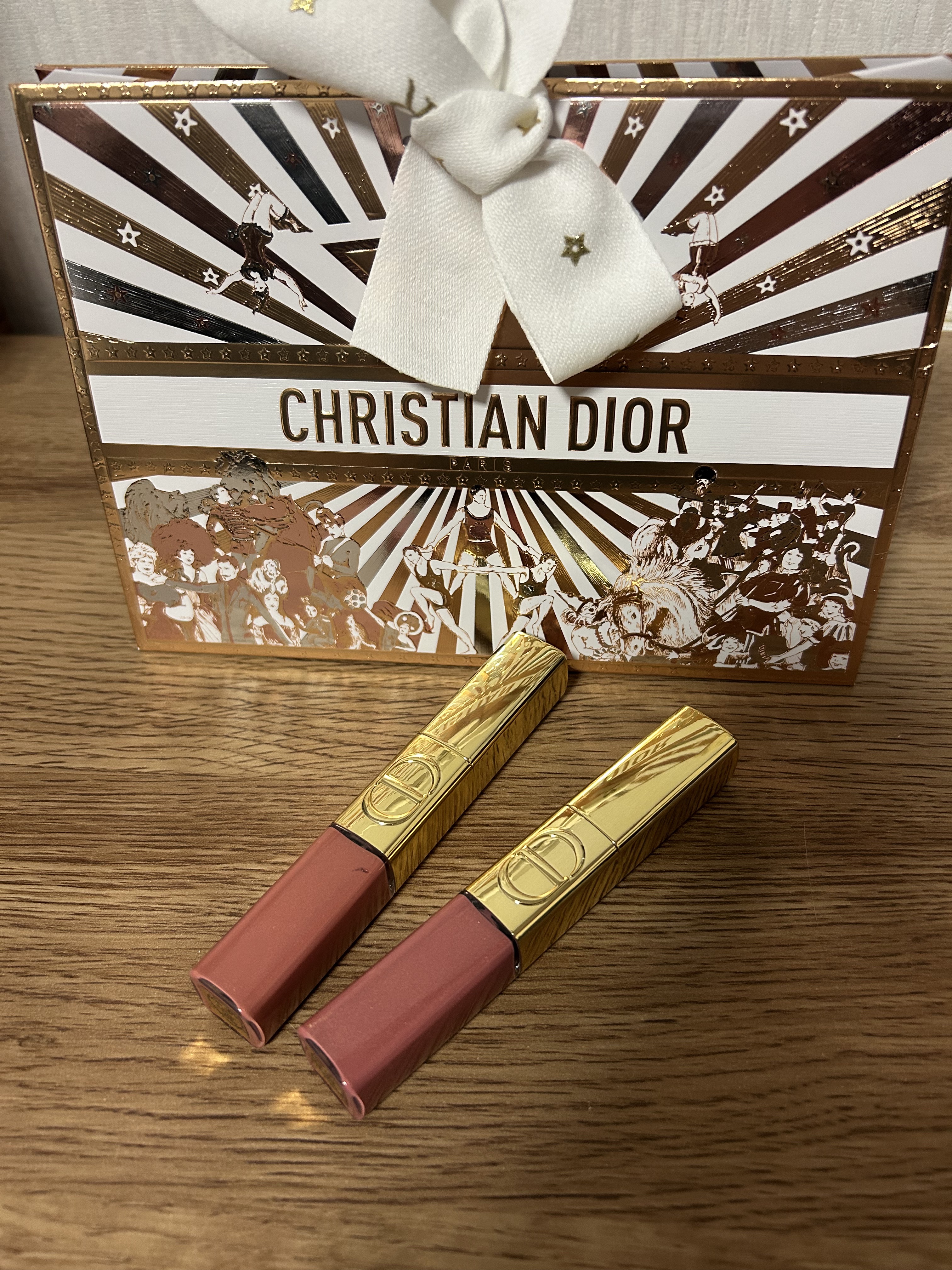 ルージュ ディオール シークイン リキッド デュオ（ホリデーコレクション 2025 限定品） 100 スペクタキュラー ヌード/Dior/口紅・グロス・リップライナー・リップケアを使ったクチコミ（3枚目）