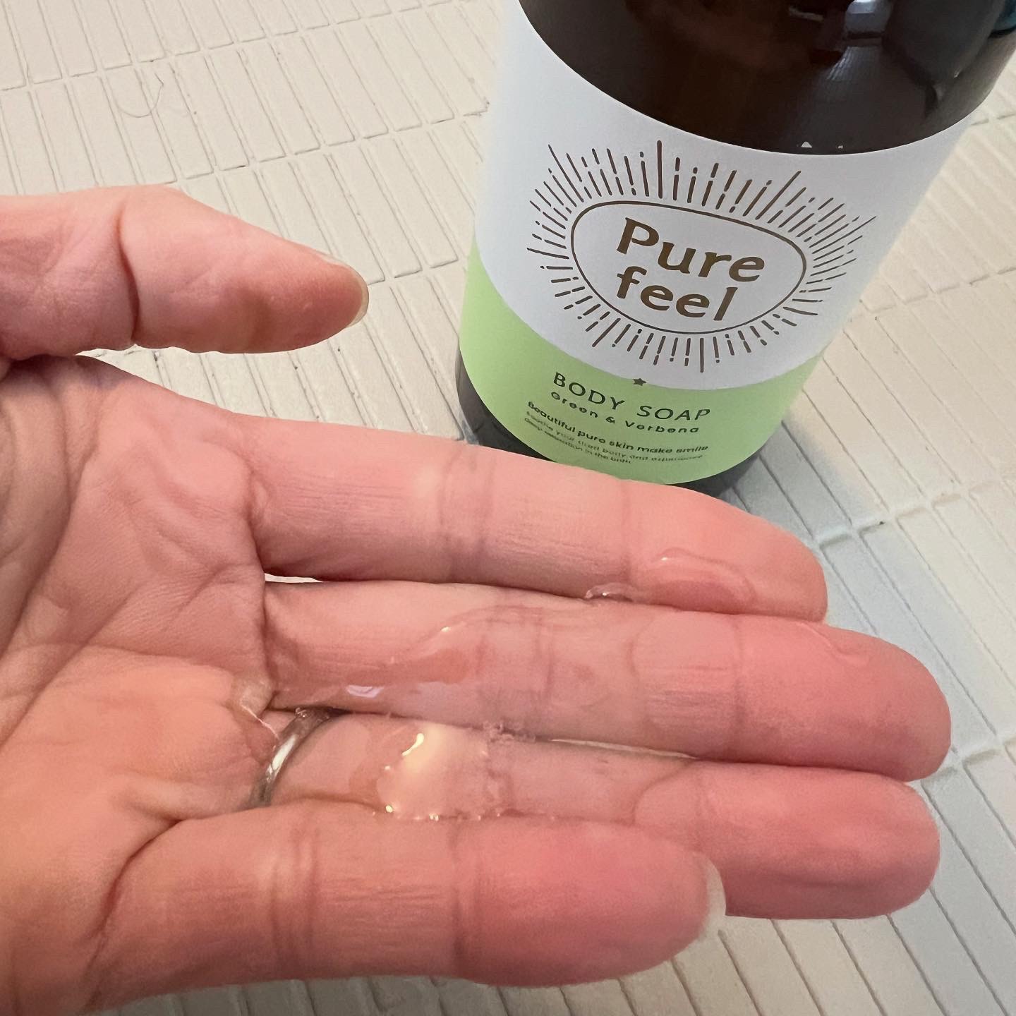 Purefeel ボディソープ グリーン＆ヴァーベナの香り/Purefeel/ボディソープを使ったクチコミ（3枚目）