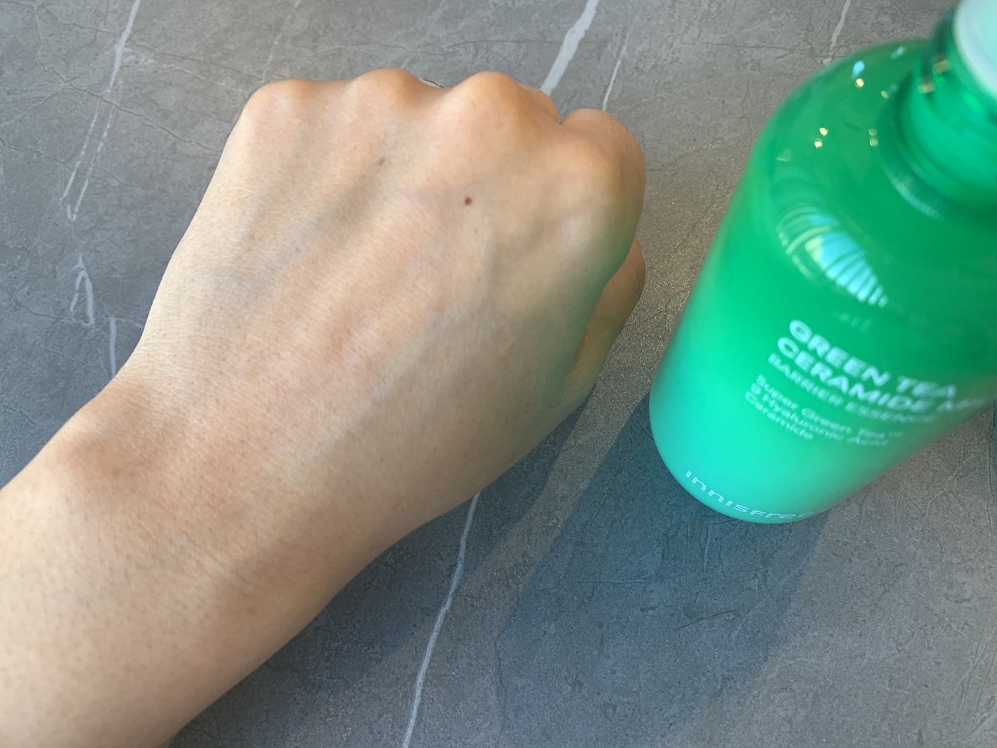 グリーンティー セラミド ミルク エッセンストナー/innisfree/化粧水を使ったクチコミ(3枚目)