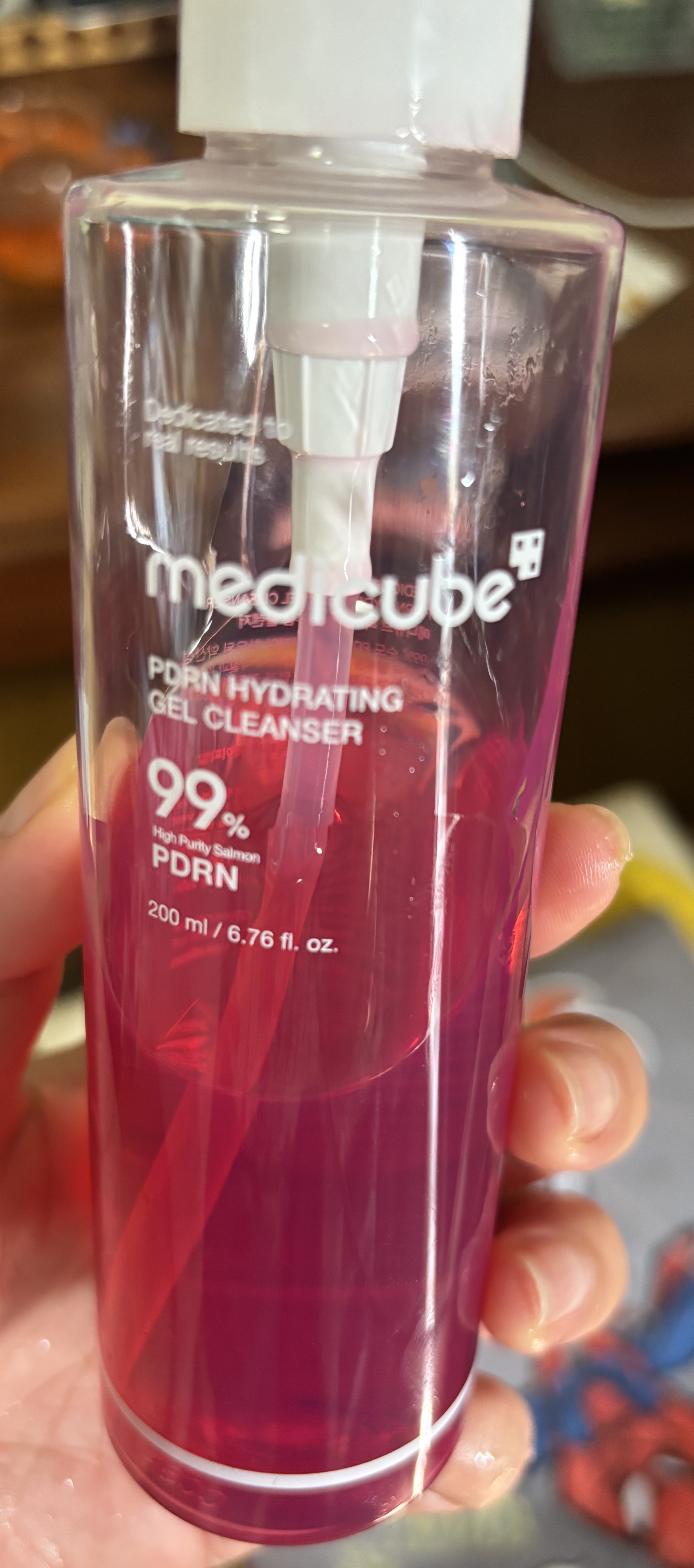 MEDICUBEPDRN ピンクジェルトゥフォームクレンザー

コレ最初の説明見てなくて…ウケるんですが

ただのバカなんだけど…ずっと

クレンジングオイルだと思い込んでた

もう一個のPDRNの洗顔と一緒に買った時に

見てなかった…�