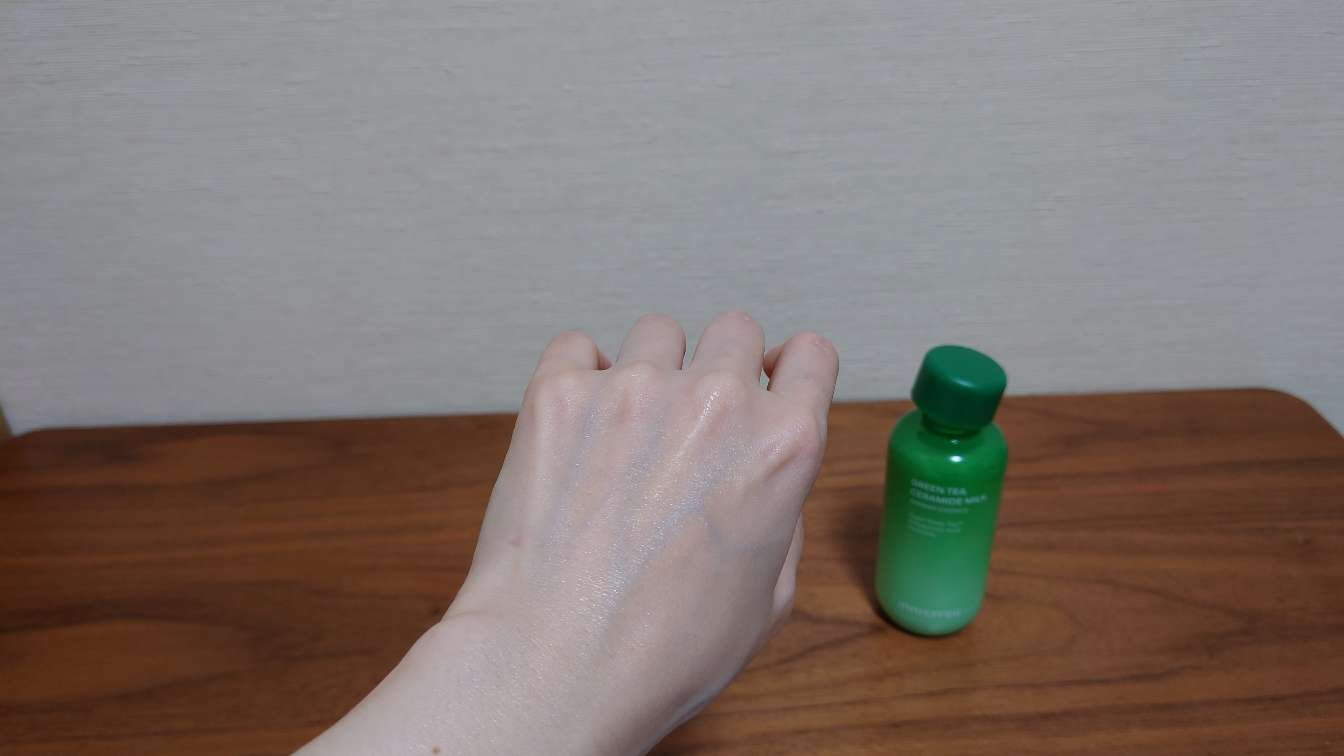 グリーンティー セラミド ミルク エッセンストナー/innisfree/化粧水を使ったクチコミ（3枚目）