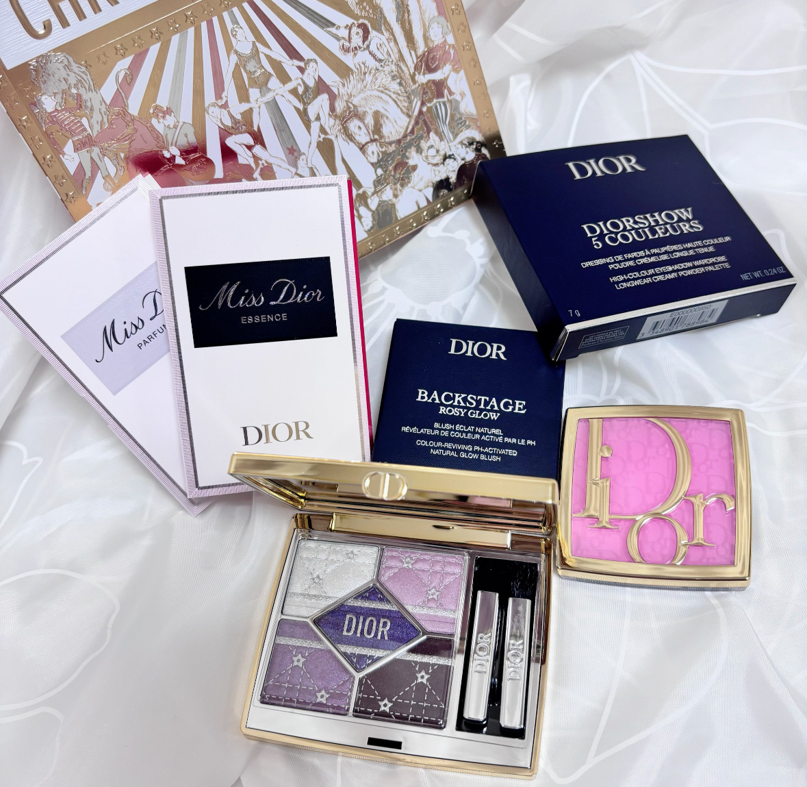 Dior

バックステージ ロージー グロウ
810 スターリーピンク

ディオールショウ サンク クルール (ホリデー コレクション 2025 限定品)
912 プラムパレード

28日から店舗で先行販売とのことで購入してきました
最初プ