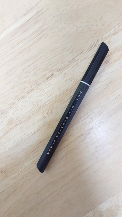 7 SHADES OF BLACK/UZU BY FLOWFUSHI/リキッドアイライナーを使ったクチコミ(2枚目)