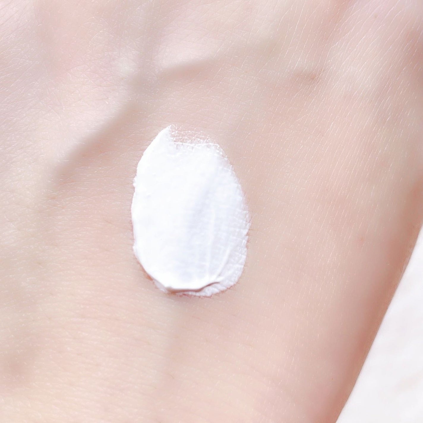 ホワイトニングドレストーンアップクリーム/COSNORI/化粧下地を使ったクチコミ(6枚目)