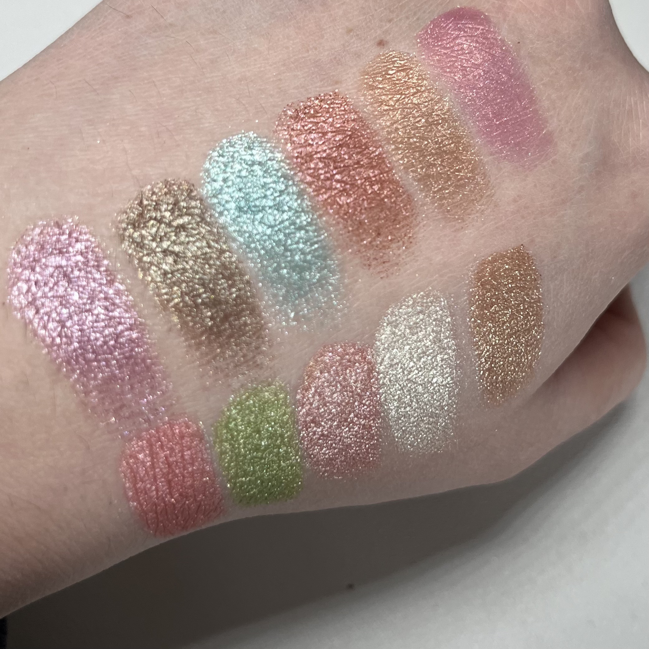 Wild & Alluring  Baked Eyeshadow & Highlighter Palette/bh cosmetics/アイシャドウパレットを使ったクチコミ（3枚目）