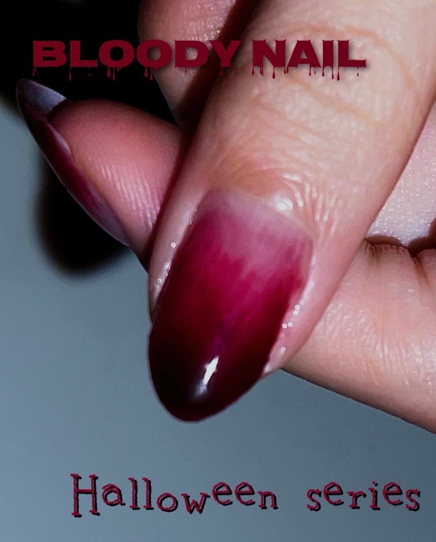 菫 on LIPS 「BloodyNail🩸𖤐••┈┈••𖤐••┈┈••𖤐••┈┈•..」(1枚目)