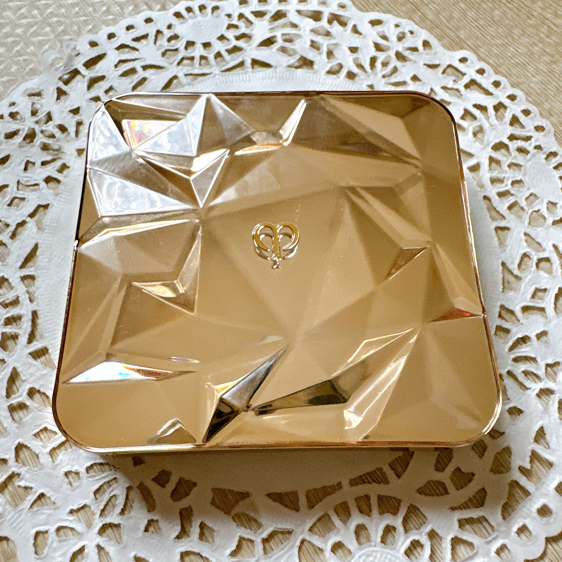 ル・レオスールデクラ /クレ・ド・ポー ボーテ/パウダーハイライトを使ったクチコミ（2枚目）