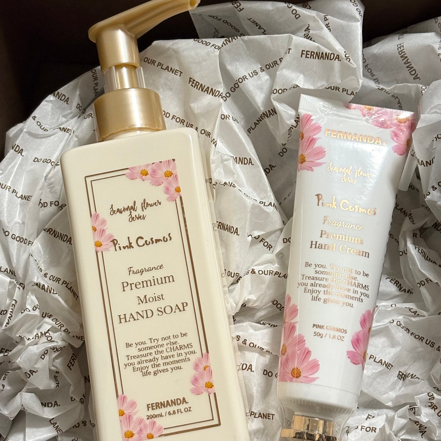 フレグランス プレミアムハンドクリーム(ピンクコスモス)/フェルナンダ/ハンドクリームを使ったクチコミ(1枚目)