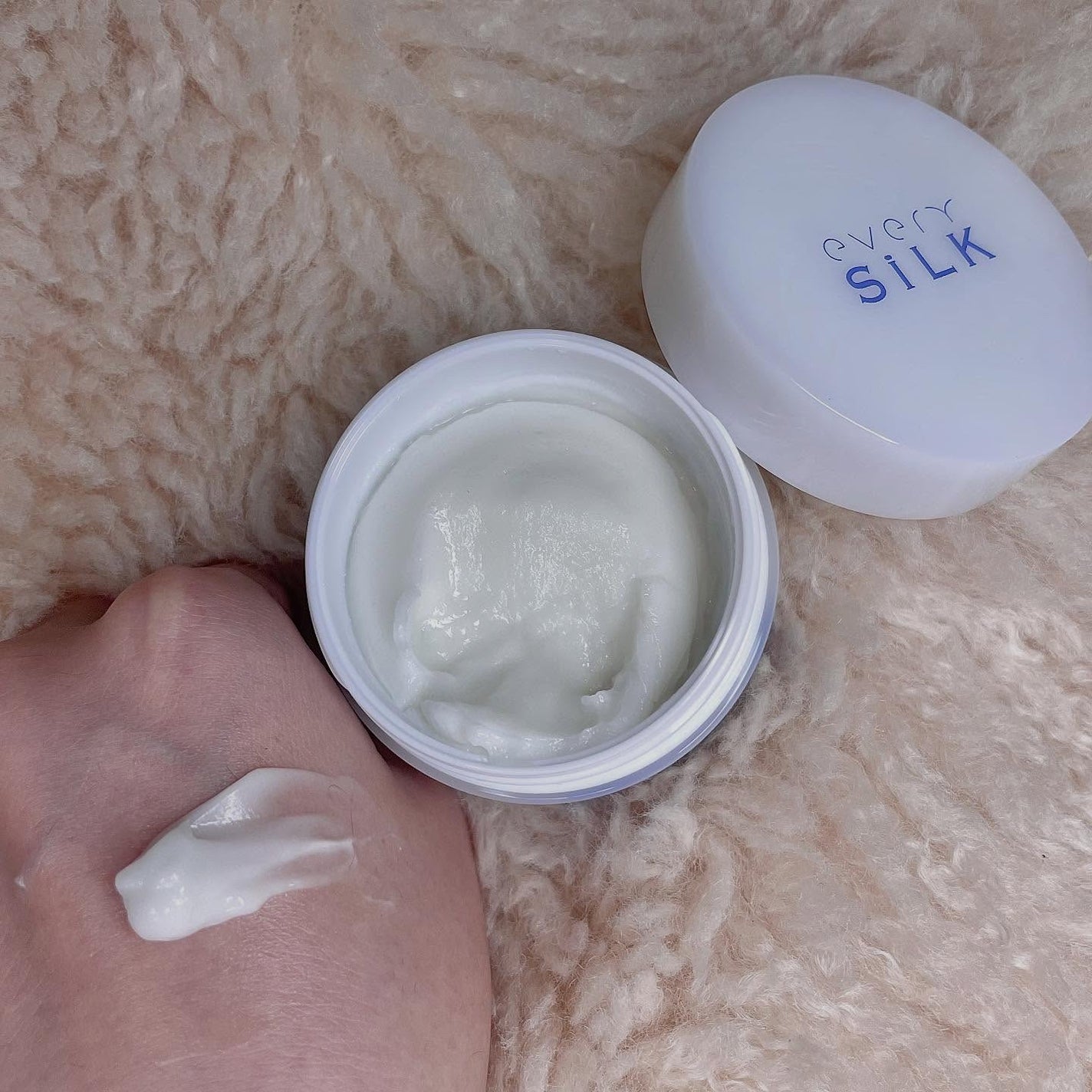 みり♡ on LIPS 「✨新ブランド登場✨自社で育てた国産まゆ100%を使ったスキンケ..」(3枚目)