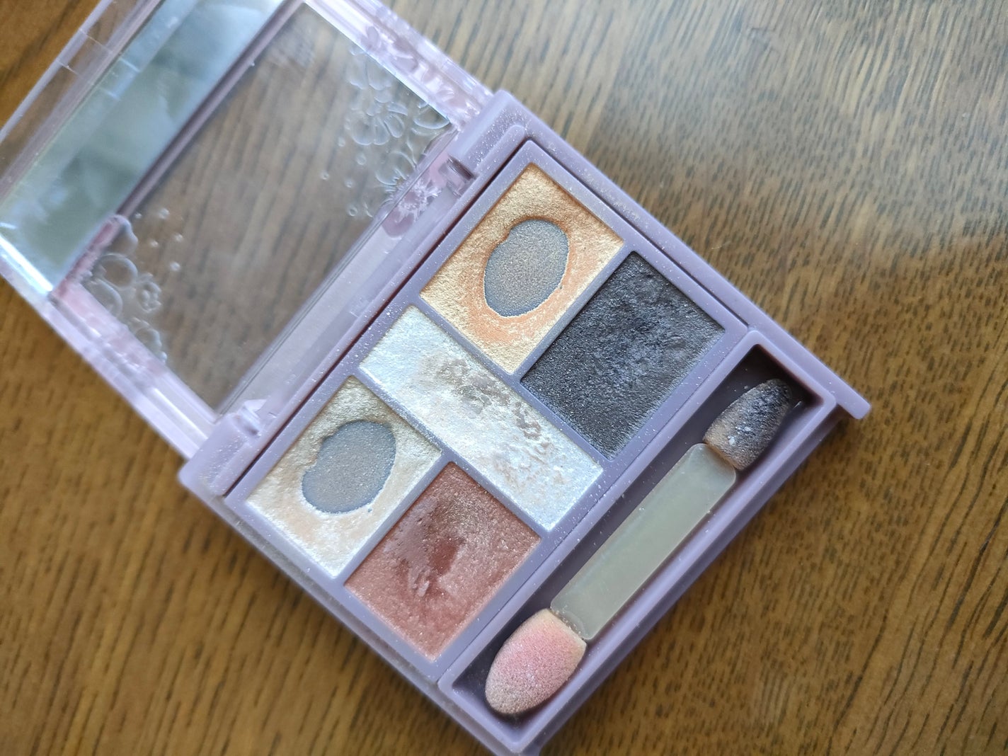 tomy on LIPS 「お久しぶりです☺️🍀久しぶりの投稿です😅久しぶりにコスメの見直..」(2枚目)