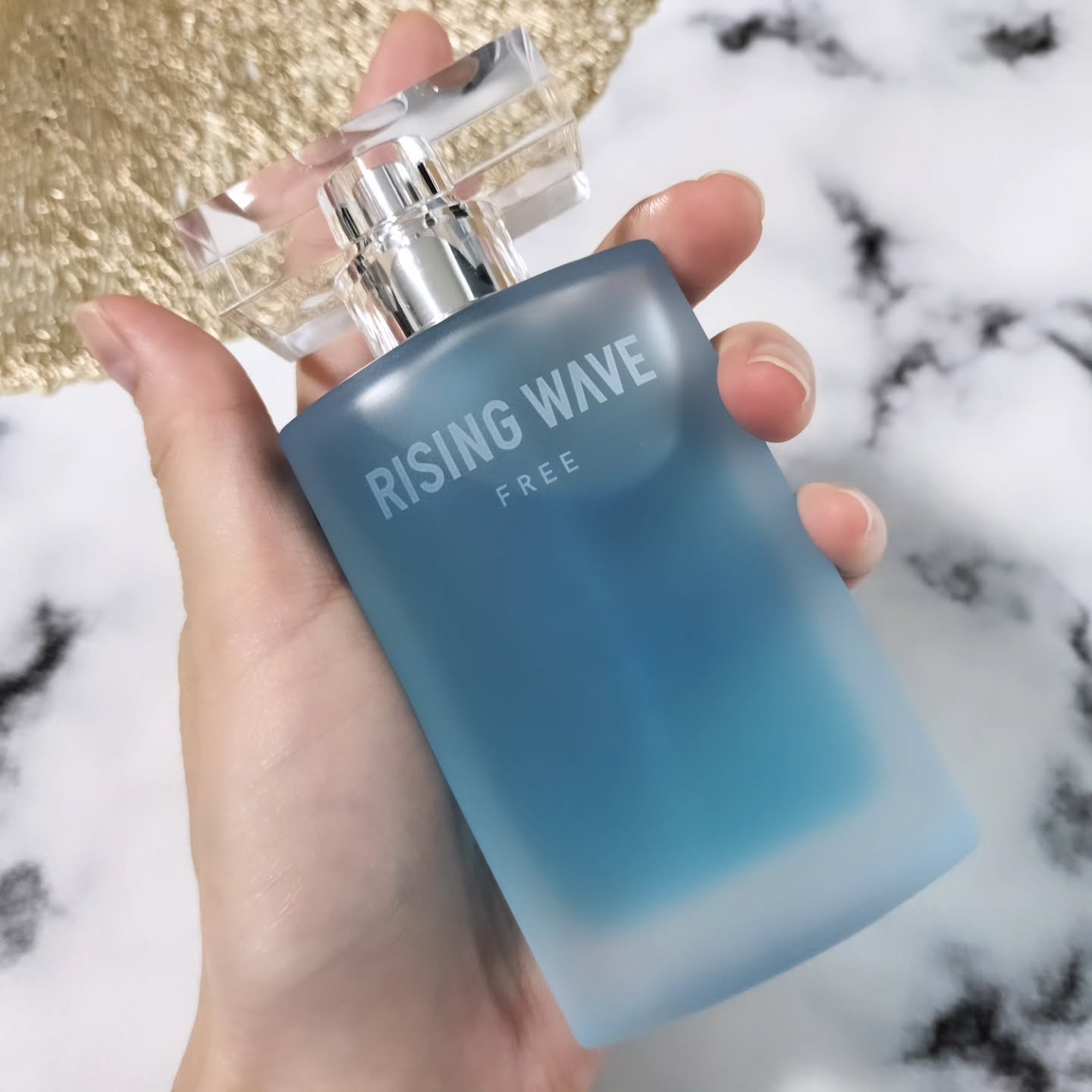 ライジングウェーブ フリー ライトブルー オードトワ レ/ライジングウェーブ/香水(メンズ)を使ったクチコミ（3枚目）