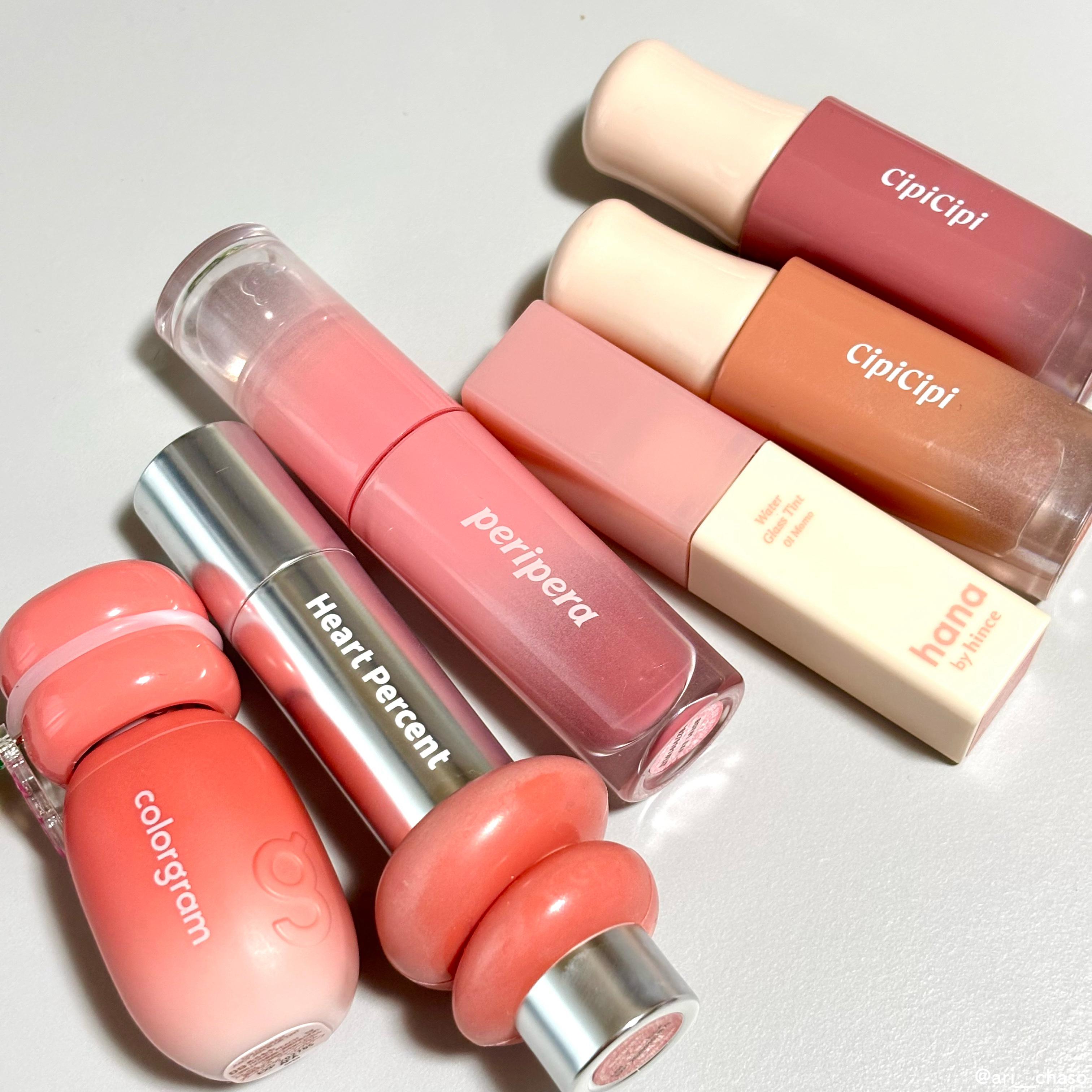 【お仕事リップ💄】

イエベ春、仕事の日に使いがちなリップ集めてみた。
仕事柄、派手すぎず唇に馴染む色を選びがち。

#深みリップに恋する季節 