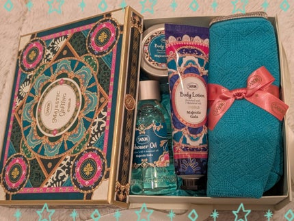 SABON ロイヤルギフト マジェスティック・ガラのクチコミ「SABONロイヤルギフト マジェスティック・ガラをプレゼントで貰ったので、今度使ったらレビュー.....」(1枚目)