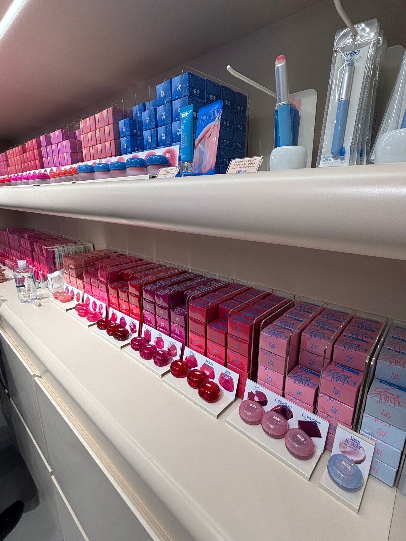 ちゃんるな on LIPS 「💅💟#フィー#フィーアジト#韓国コスメ#ハイライト#リップ#テ..」(3枚目)