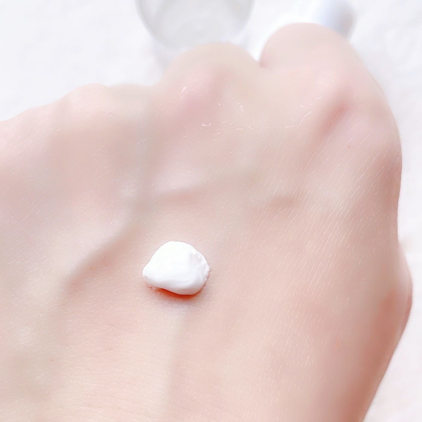 ホワイトニングドレストーンアップクリーム/COSNORI/化粧下地を使ったクチコミ(5枚目)