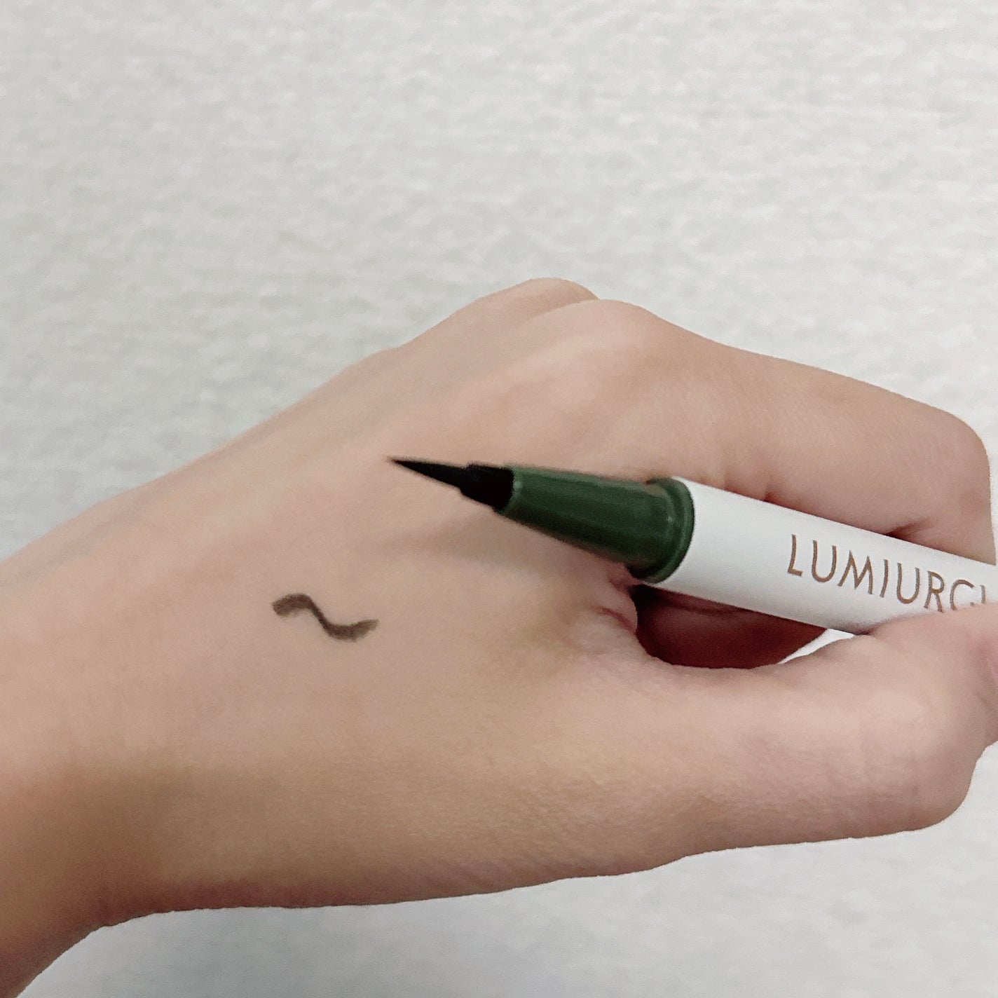 ベルベットライナー/LUMIURGLAS/リキッドアイライナーを使ったクチコミ(2枚目)