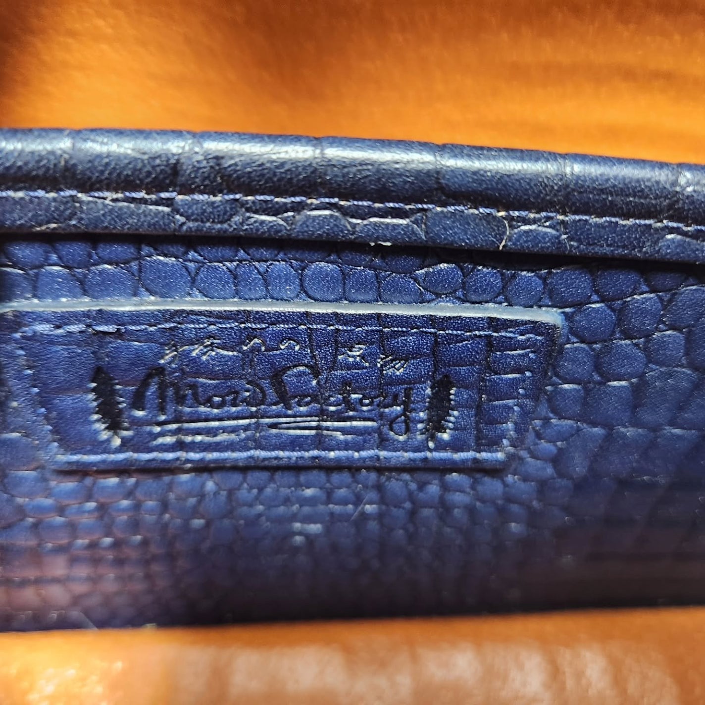 Leyla@LIPSパートナー on LIPS 「レザー職人の友達に依頼していたバッグが届いた🫶注文すると決めて..」(4枚目)