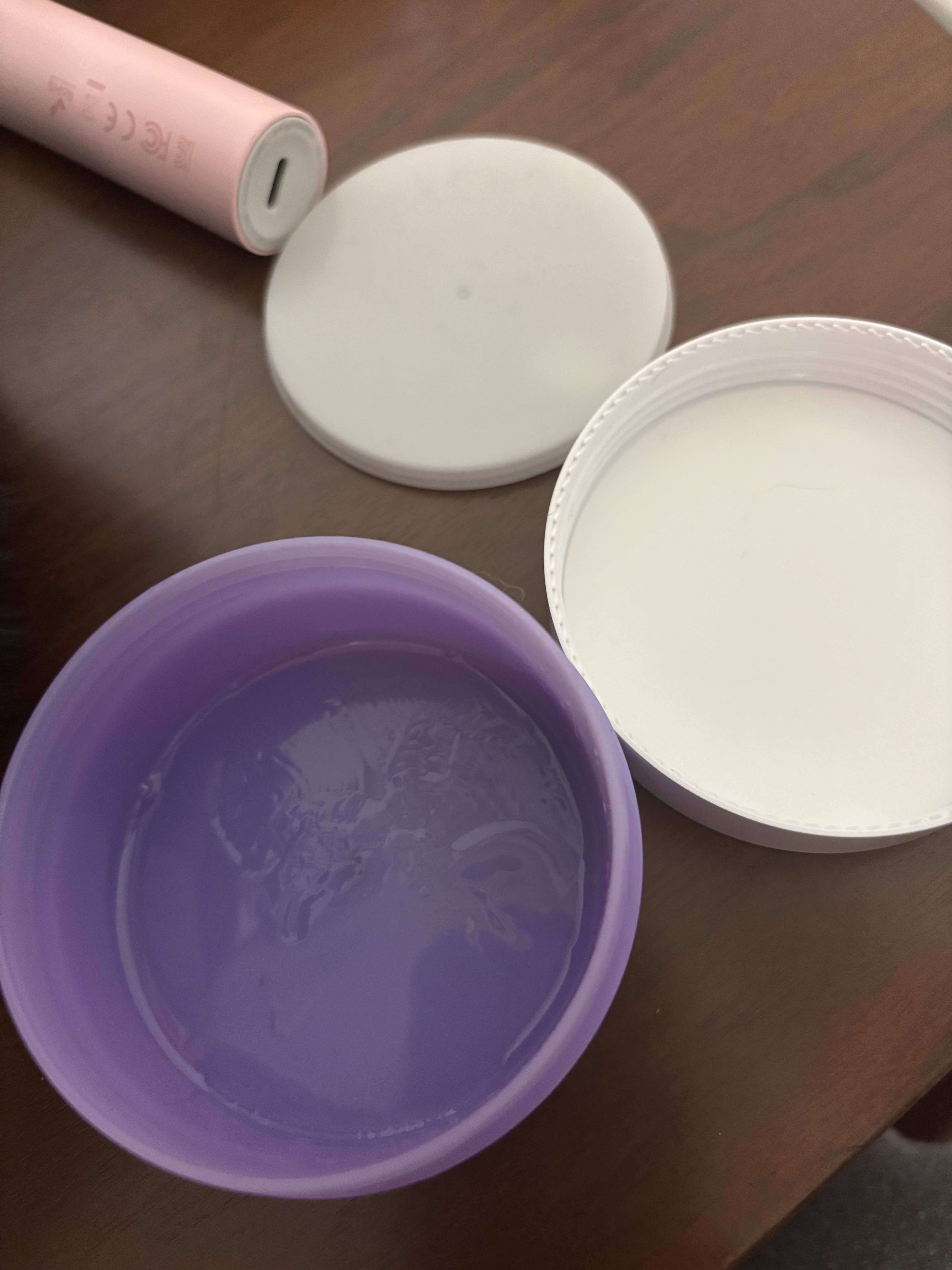 BIOHEAL BOH
プロバイオダーム コラーゲン リモデリング 
アイパッチ

これ大好きで何回もリピしてるやつ

BOHはクリーム有名だけど、私はこの

アイパッチがめっちゃ良い〜

色が変わったら浸透したって事で

大体40分から1