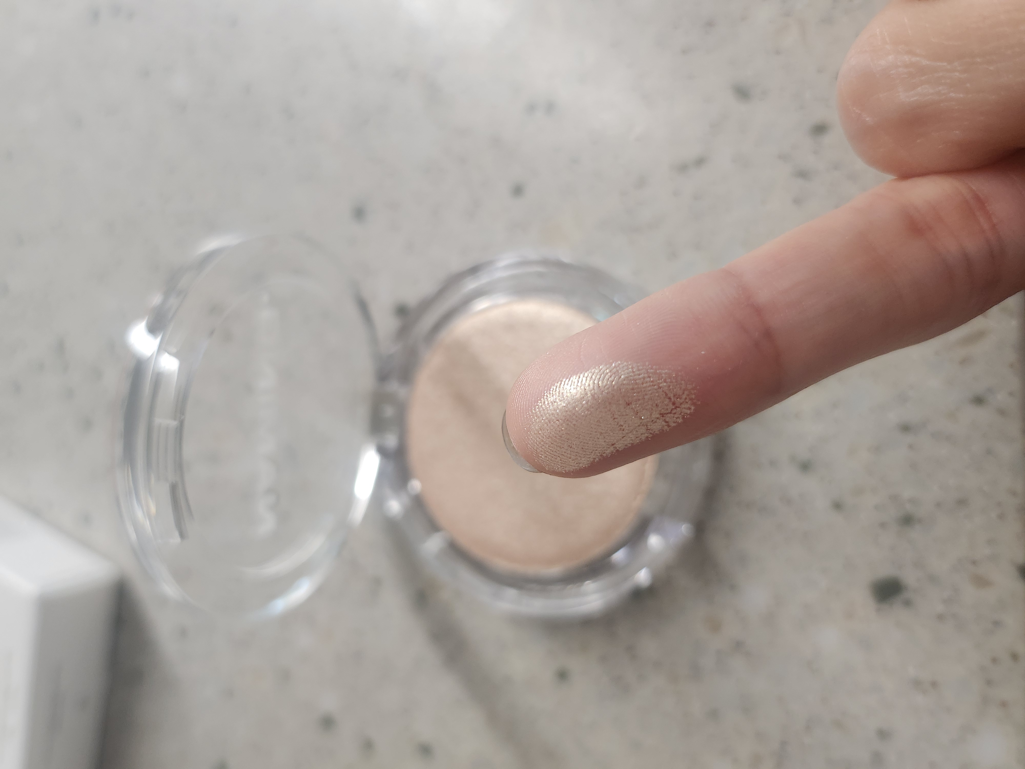 ネーミング フラッフィーベイクド ハイライター/NAMING./パウダーハイライトを使ったクチコミ（3枚目）