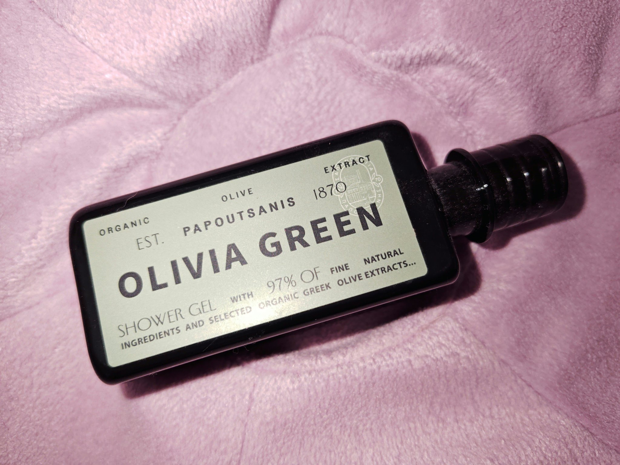 DAISO OLIVIA GREENのクチコミ「ギリシャ製ジャワージェル！
こちらはDAISOで購入した、OLIVIA GREEN　シャワージ.....」（1枚目）