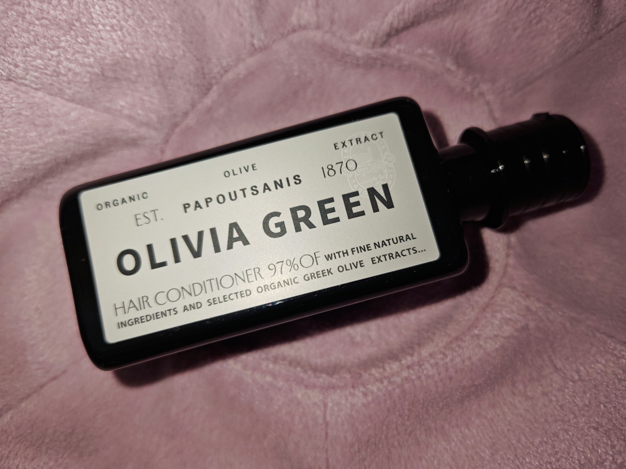 DAISO OLIVIA GREENのクチコミ「ギリシャ製のコンディショナー！
こちらはDAISOで購入した、OLIVIA GREENコンディ.....」（1枚目）