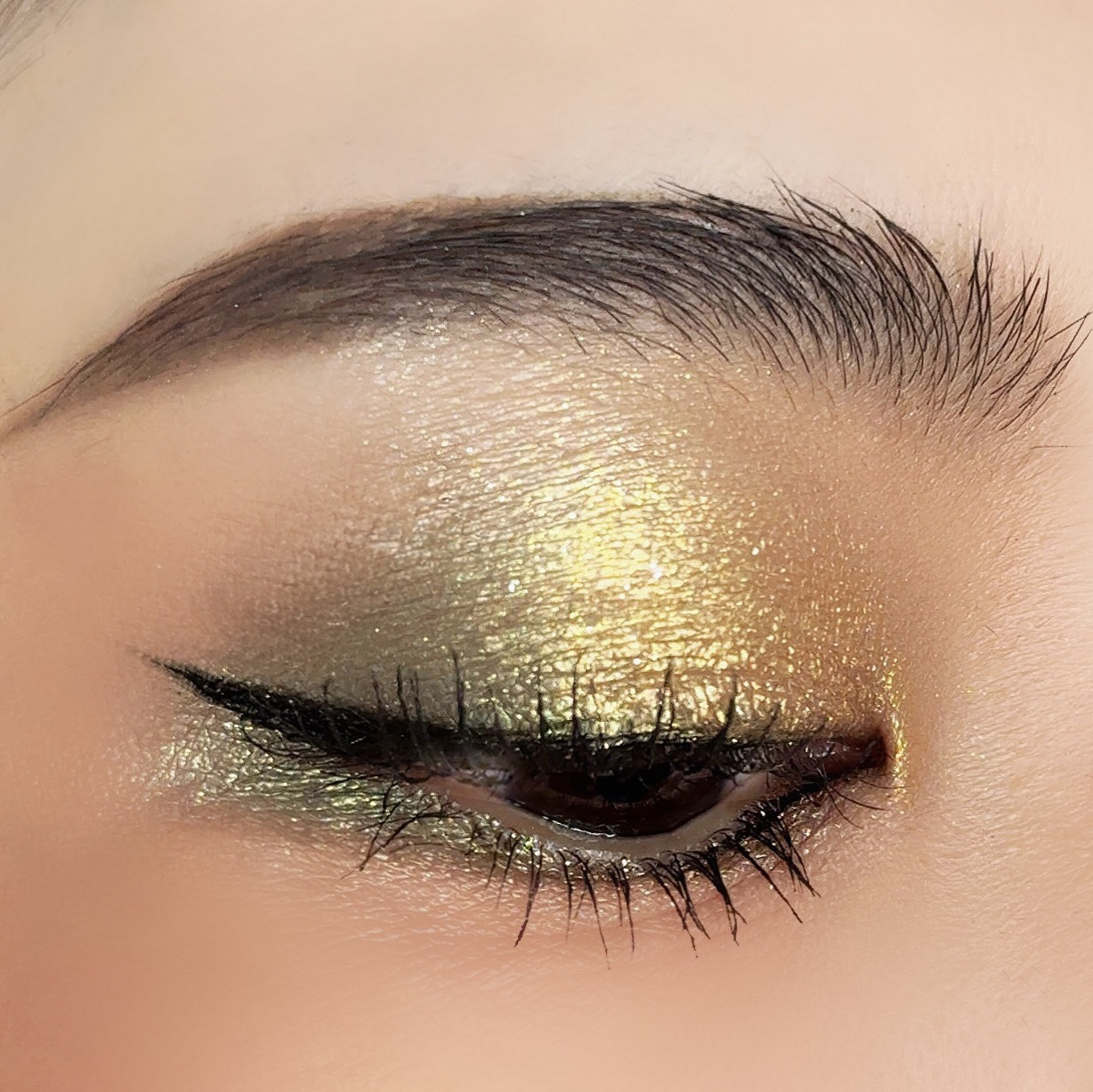 Gold 001: The Divine Decade Edition/PAT McGRATH LABS/単色アイシャドウを使ったクチコミ（3枚目）