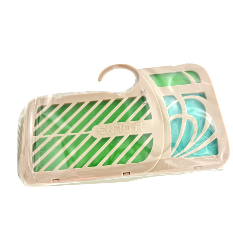 ミセスロイド　クローゼット・洋服ダンス用　3個入　1年防虫　白檀の香り/ミセスロイド スタイルメイト/その他ランドリー用品を使ったクチコミ（2枚目）